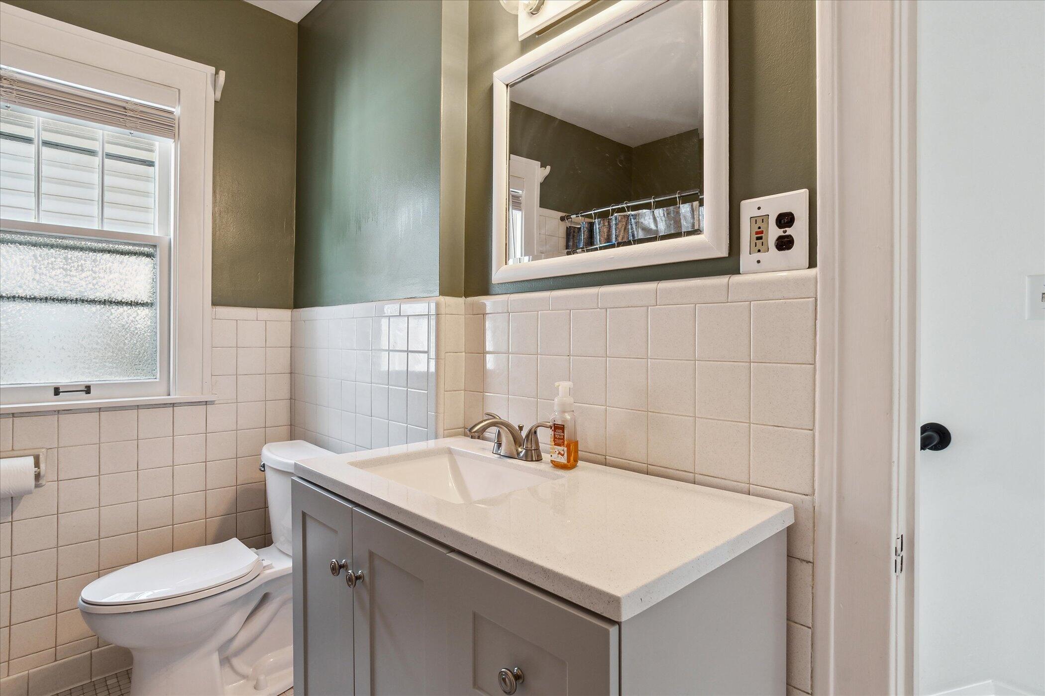 Wyandotte, Michigan 48192, United States, 3 Bedrooms Bedrooms, ,2 BathroomsBathrooms,Residential,Contingent,126211