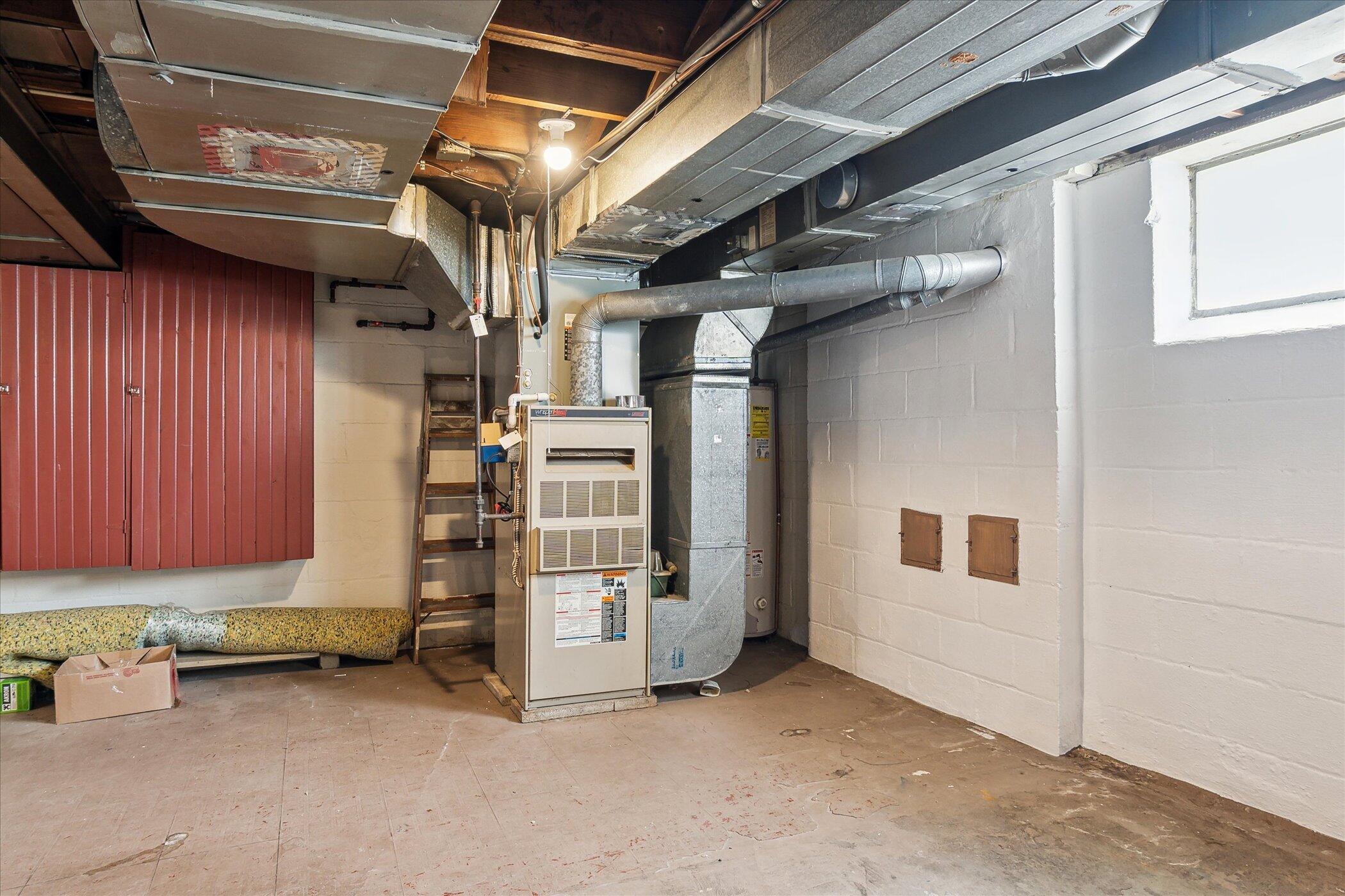 Wyandotte, Michigan 48192, United States, 3 Bedrooms Bedrooms, ,2 BathroomsBathrooms,Residential,Contingent,126211