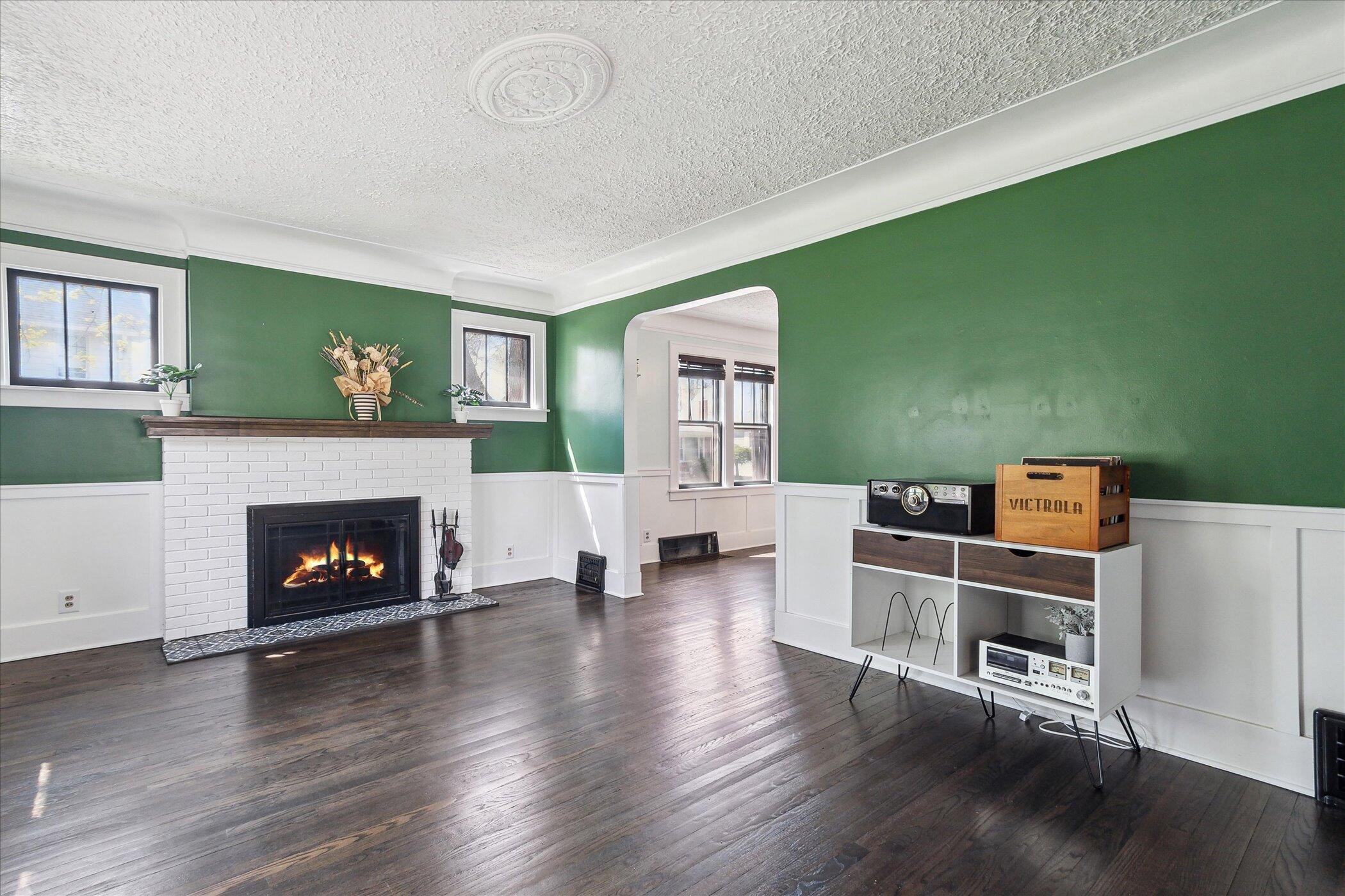 Wyandotte, Michigan 48192, United States, 3 Bedrooms Bedrooms, ,2 BathroomsBathrooms,Residential,Contingent,126211