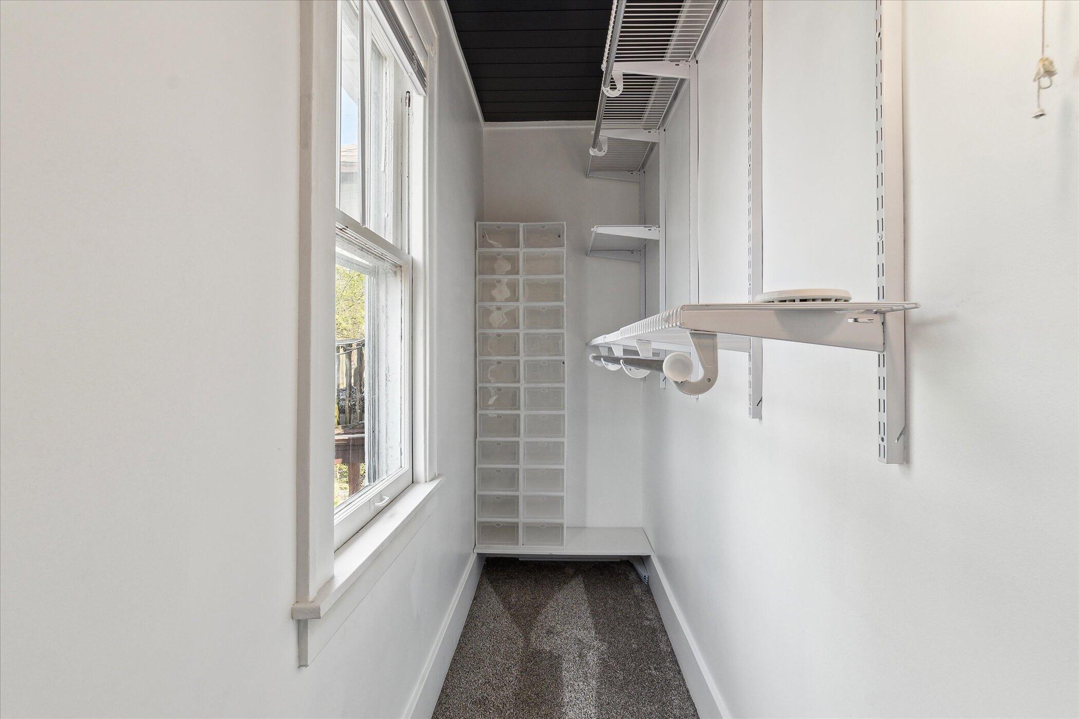 Wyandotte, Michigan 48192, United States, 3 Bedrooms Bedrooms, ,2 BathroomsBathrooms,Residential,Contingent,126211