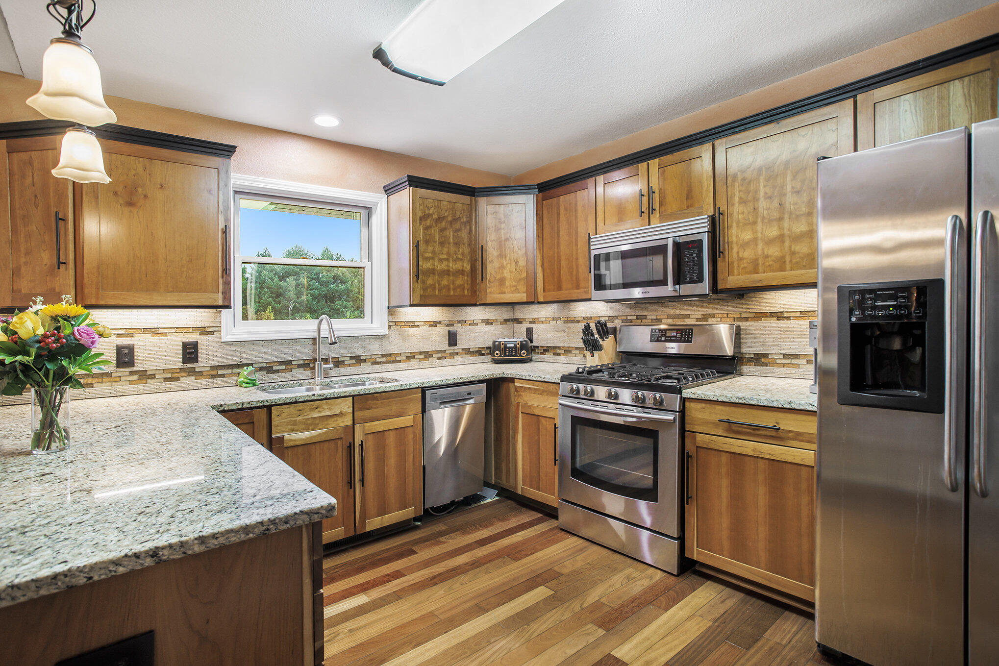 Battle Creek, Michigan 49014, United States, 5 Bedrooms Bedrooms, ,3 BathroomsBathrooms,Residential,Pending,216261