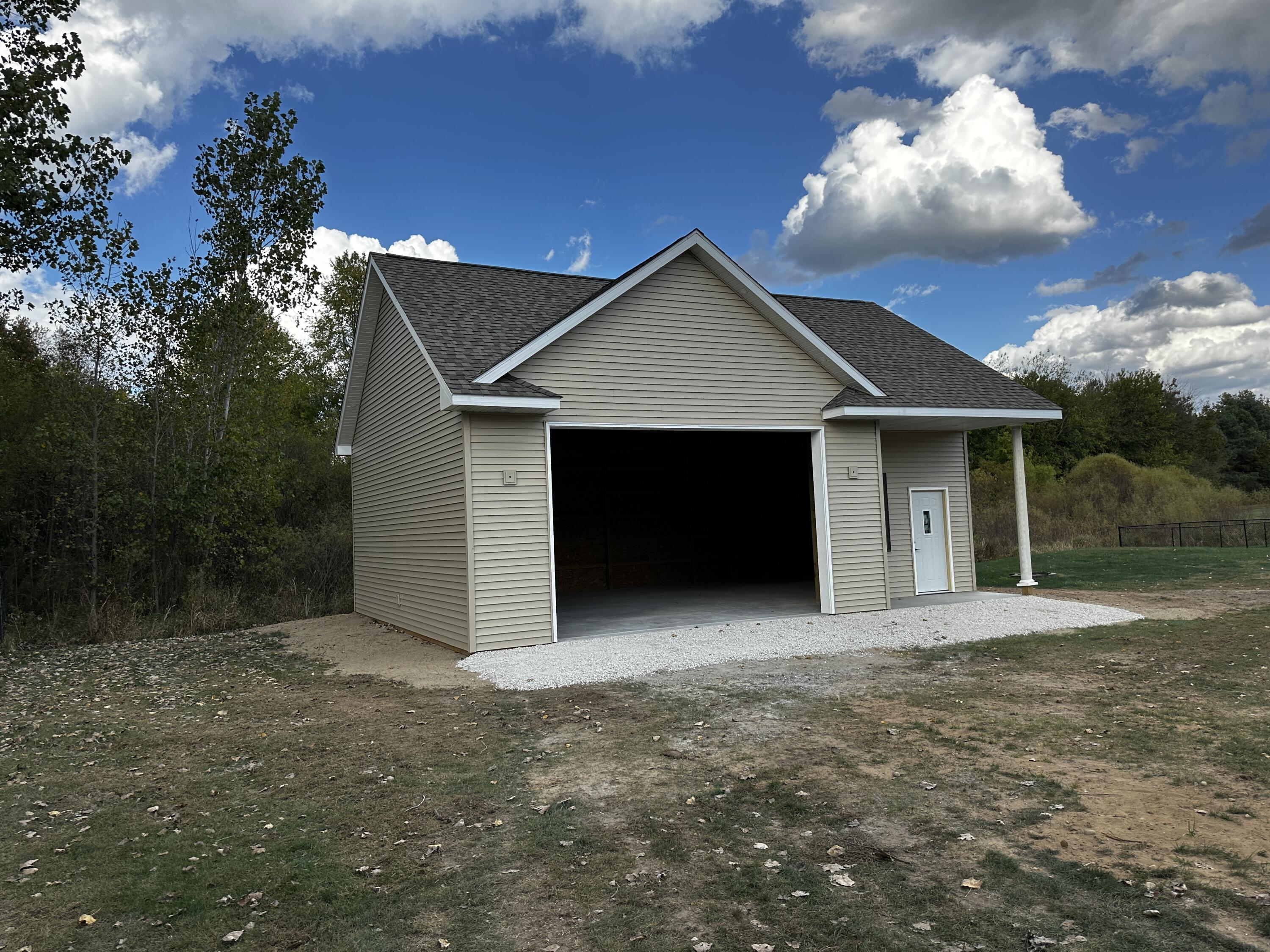 Battle Creek, Michigan 49014, United States, 5 Bedrooms Bedrooms, ,3 BathroomsBathrooms,Residential,Pending,216261