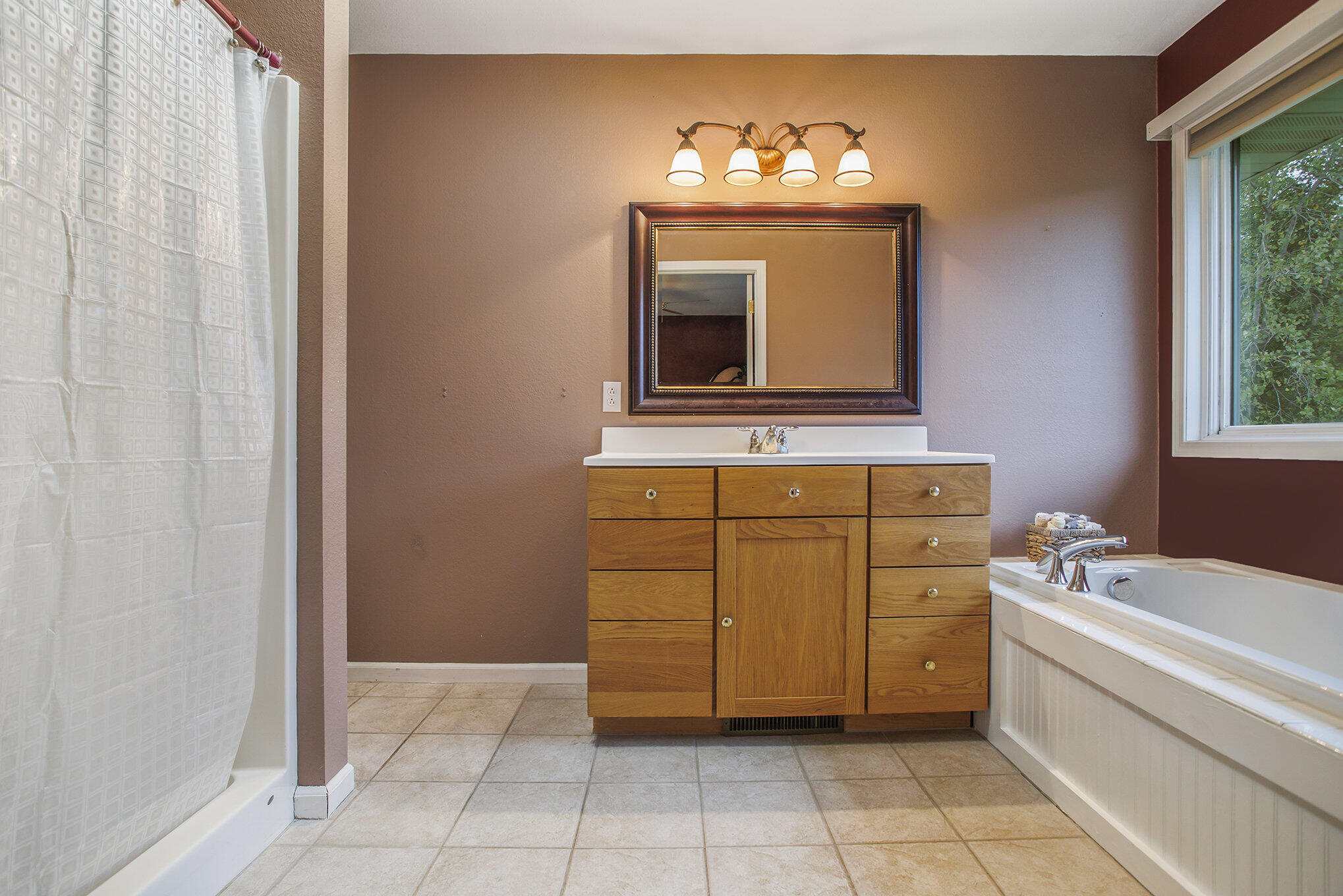 Battle Creek, Michigan 49014, United States, 5 Bedrooms Bedrooms, ,3 BathroomsBathrooms,Residential,Pending,216261