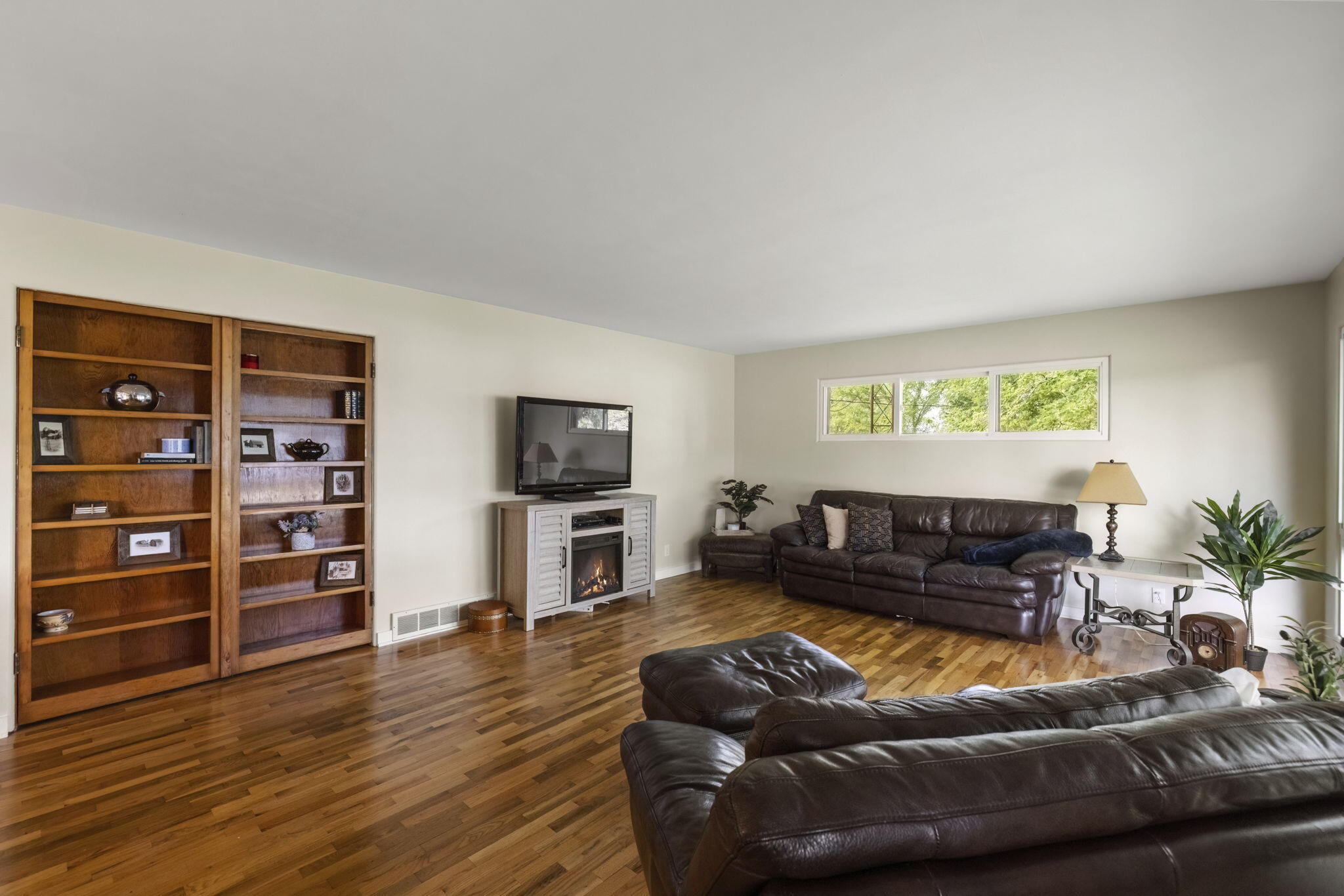 2190 W Glendora Road