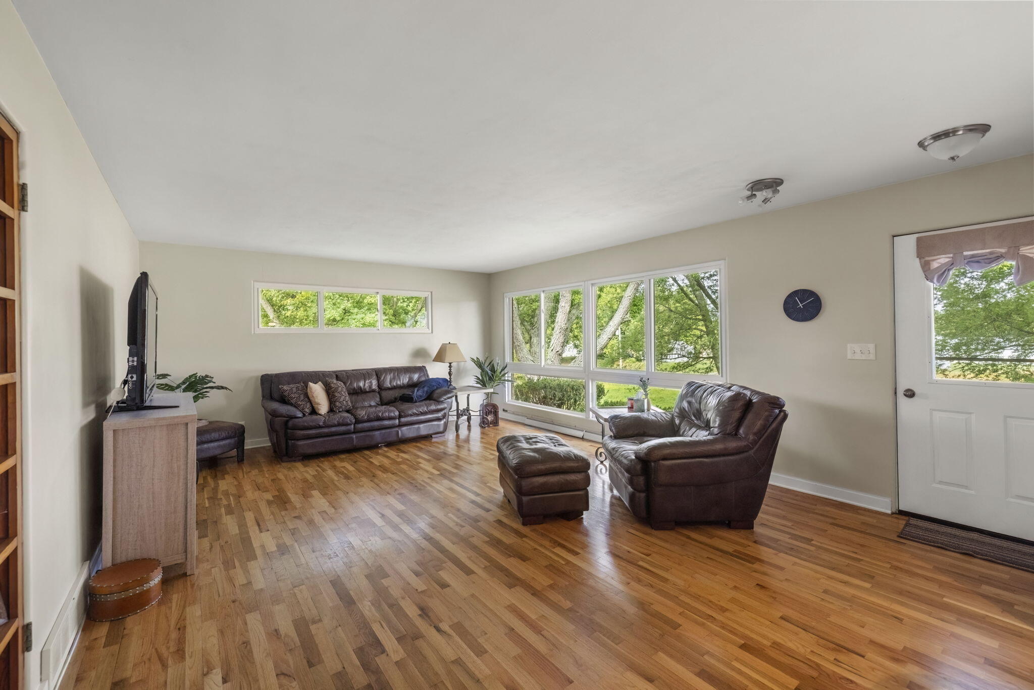 2190 W Glendora Road