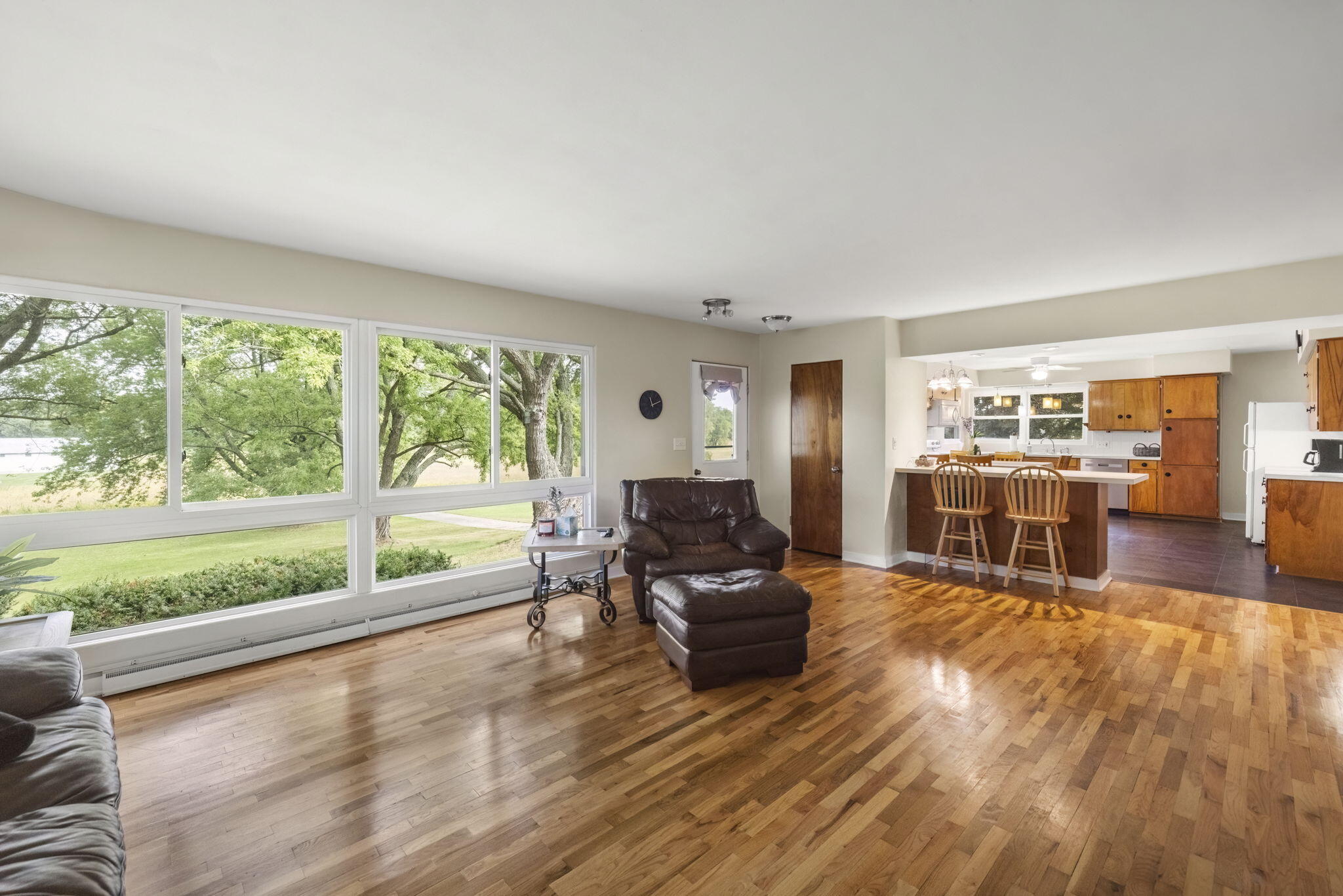 2190 W Glendora Road