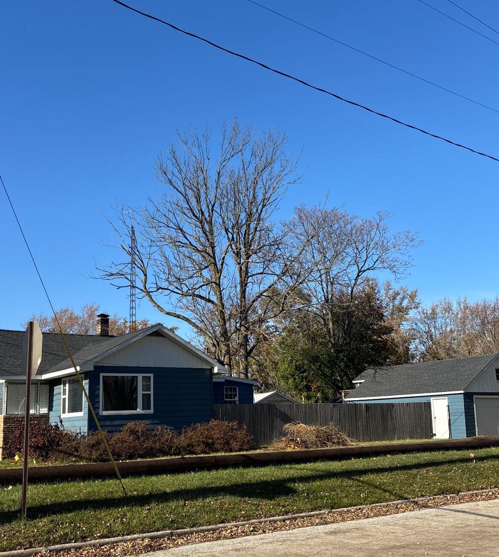 Photo of 950 Young Avenue, Muskegon, MI 49441 (MLS # 25057801)