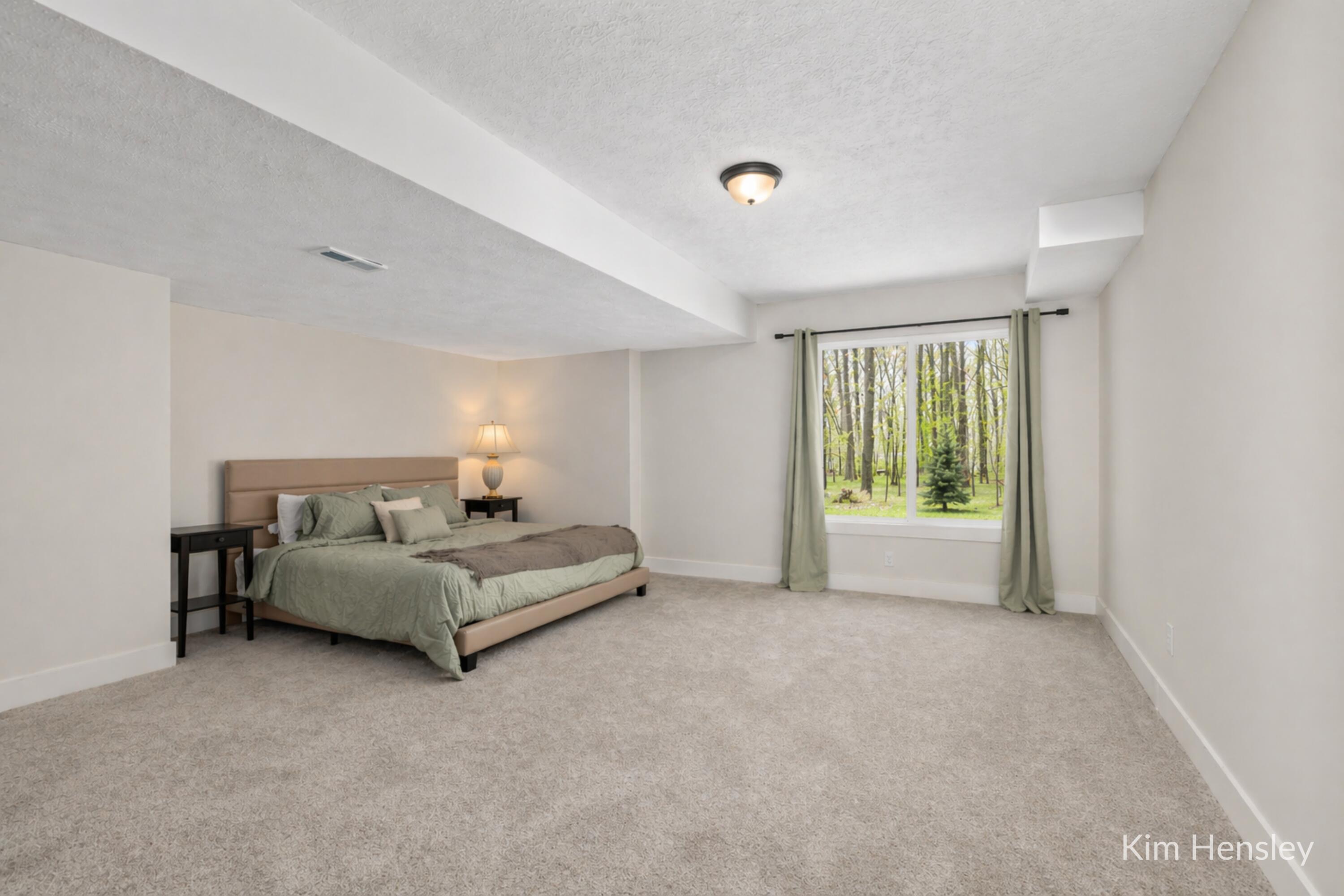 Rockford, Michigan, 49341, United States, 5 Bedrooms Bedrooms, ,4 BathroomsBathrooms,Residential,Active,2041425