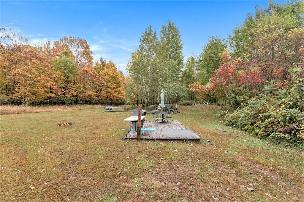 Photo of 5106 105th Avenue, South Haven, MI 49090 (MLS # 25051619)