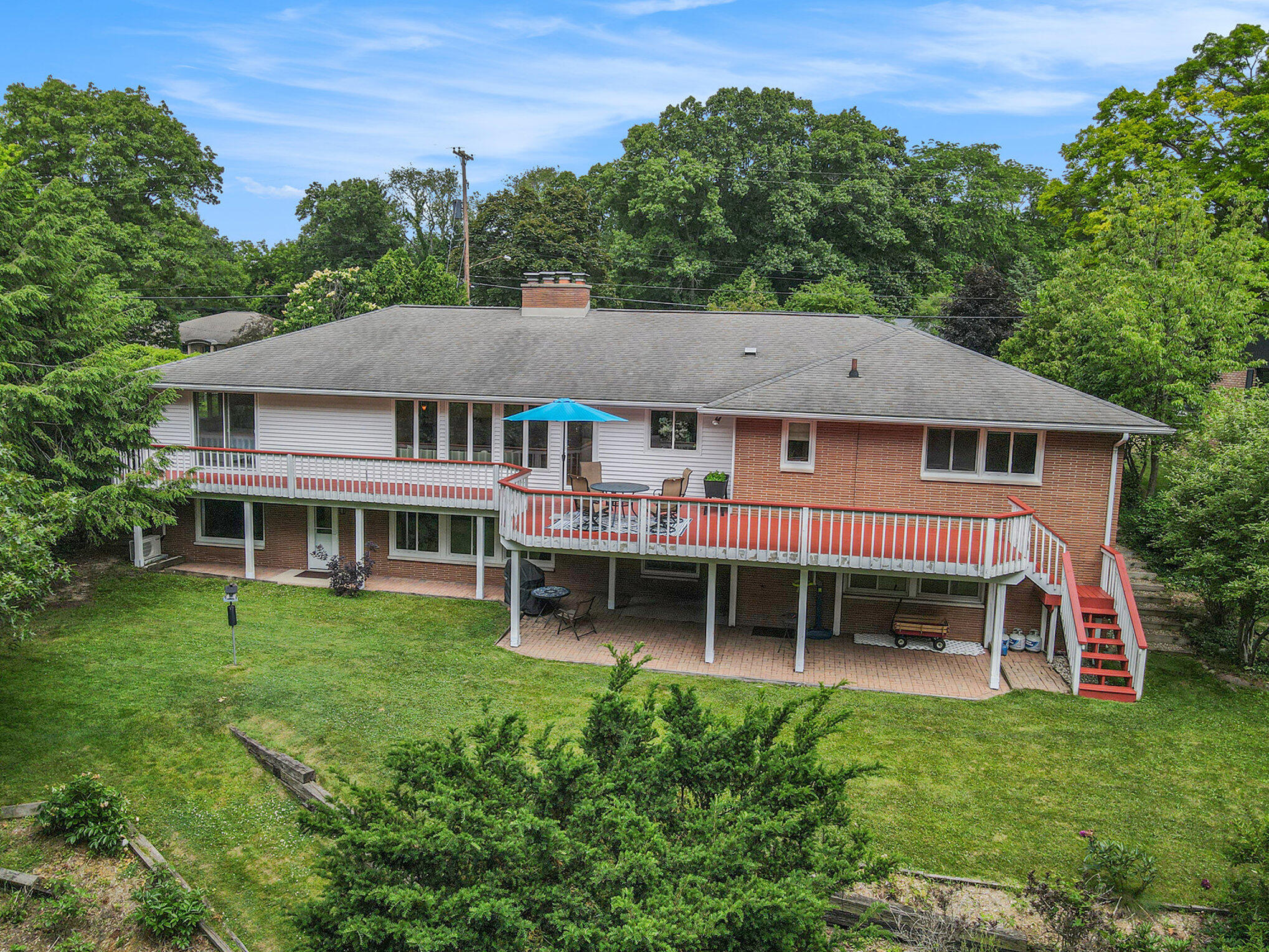 Kalamazoo, Michigan 49008, United States, 4 Bedrooms Bedrooms, ,3 BathroomsBathrooms,Residential,Pending,158837