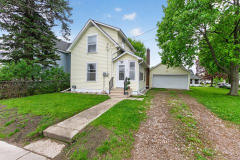 Photo of 613 Hallett Street, Jackson, MI 49202 (MLS # 26018969)