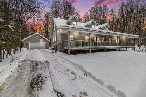 Photo of 4760 N Lakeshore Road, Mears, MI 49436 (MLS # 25061020)