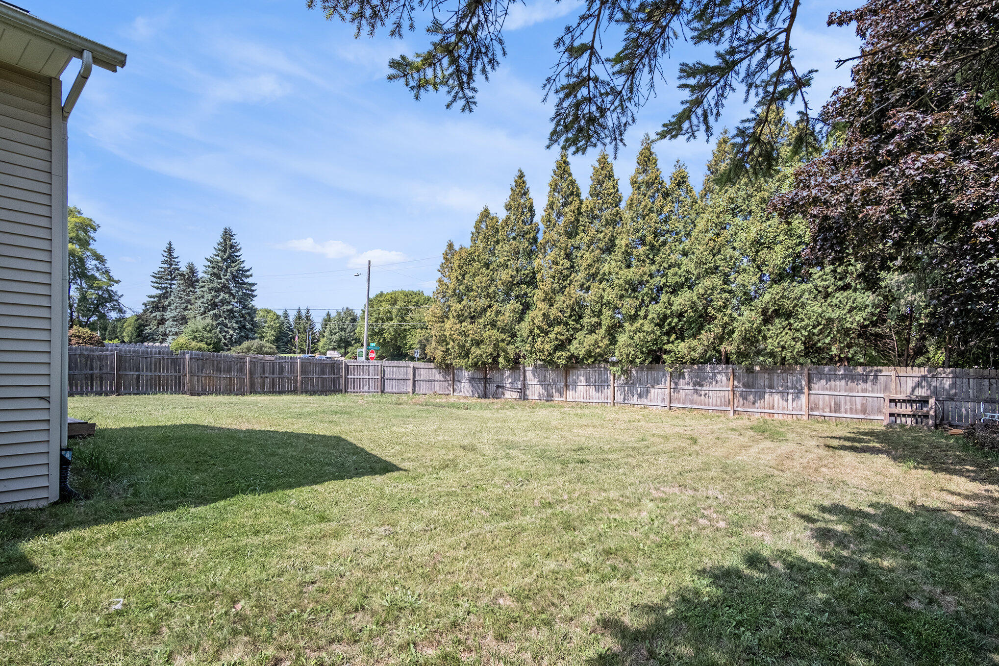 Kentwood, Michigan 49512, United States, 4 Bedrooms Bedrooms, ,3 BathroomsBathrooms,Residential,Active,206720