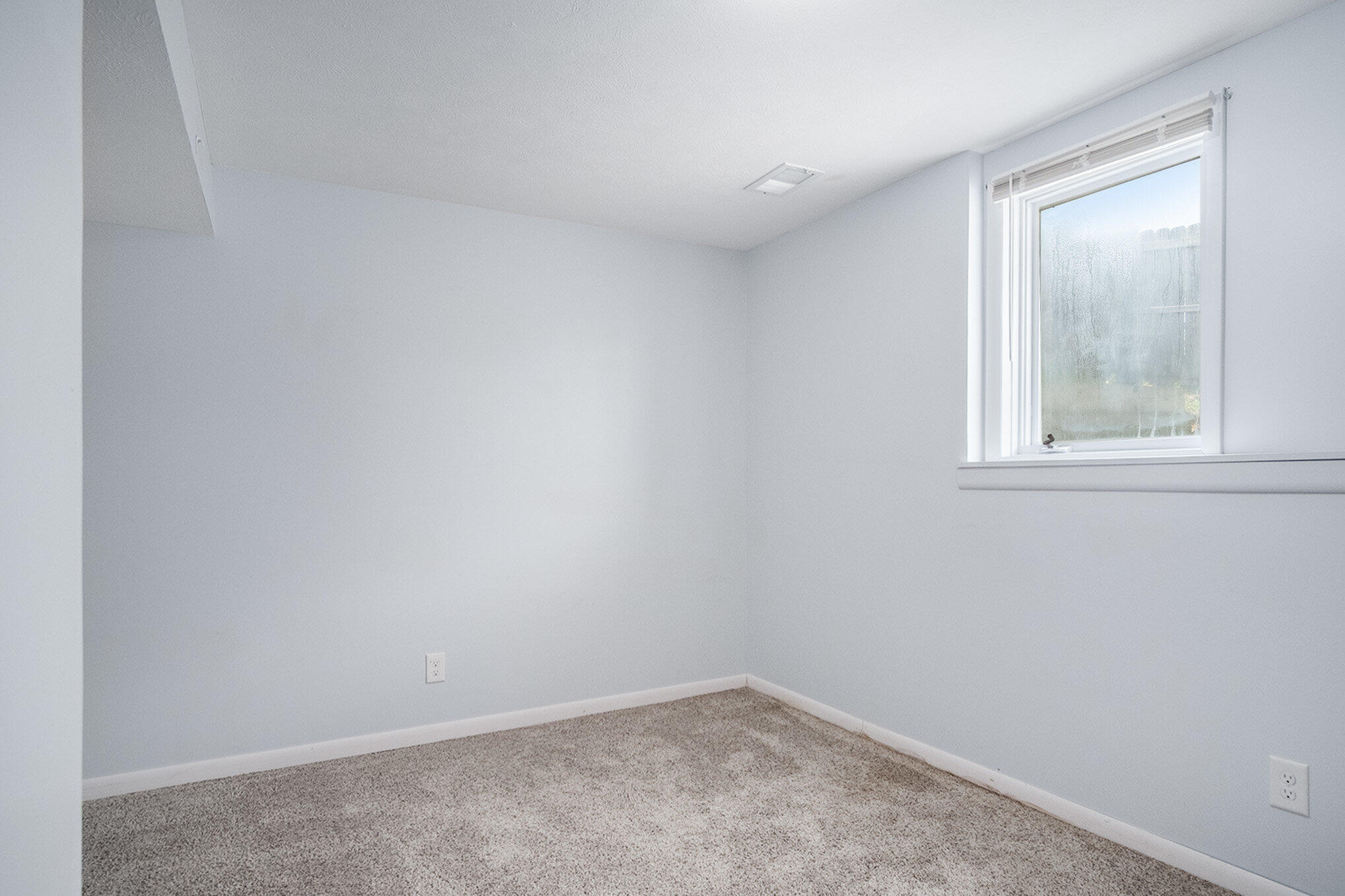 Kentwood, Michigan 49512, United States, 4 Bedrooms Bedrooms, ,3 BathroomsBathrooms,Residential,Active,206720