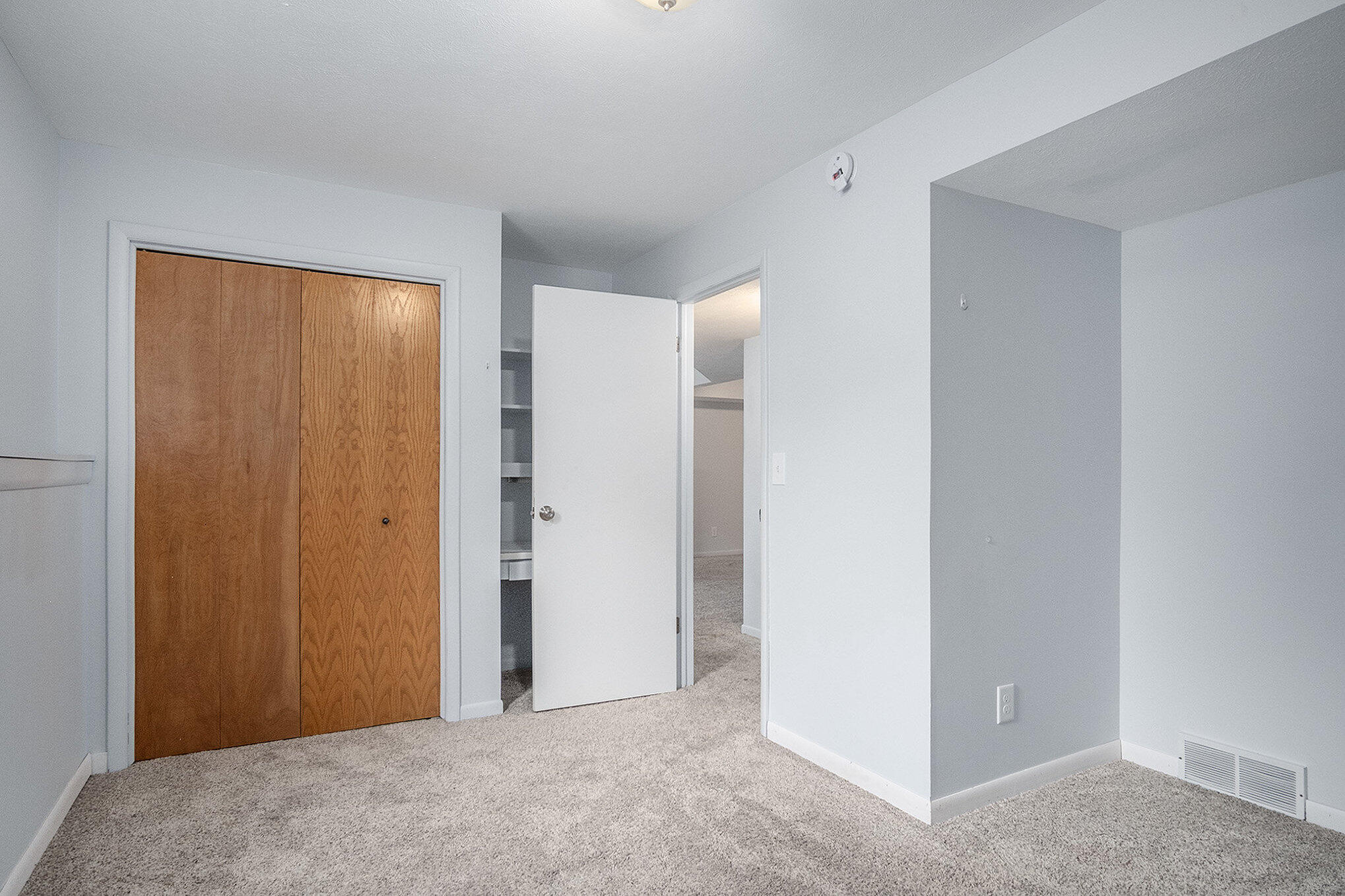 Kentwood, Michigan 49512, United States, 4 Bedrooms Bedrooms, ,3 BathroomsBathrooms,Residential,Active,206720