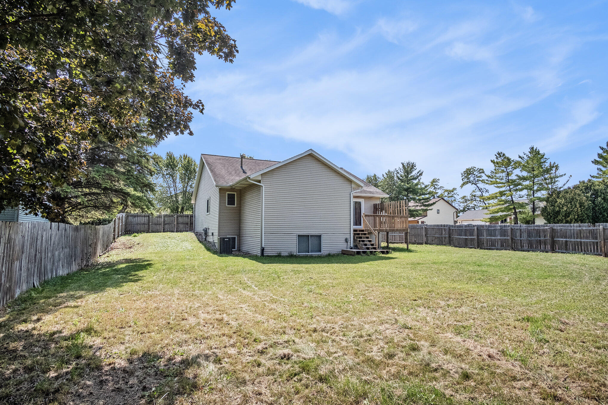 Kentwood, Michigan 49512, United States, 4 Bedrooms Bedrooms, ,3 BathroomsBathrooms,Residential,Active,206720