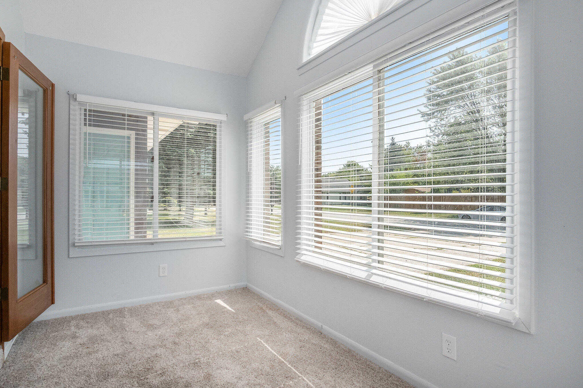 Kentwood, Michigan 49512, United States, 4 Bedrooms Bedrooms, ,3 BathroomsBathrooms,Residential,Active,206720