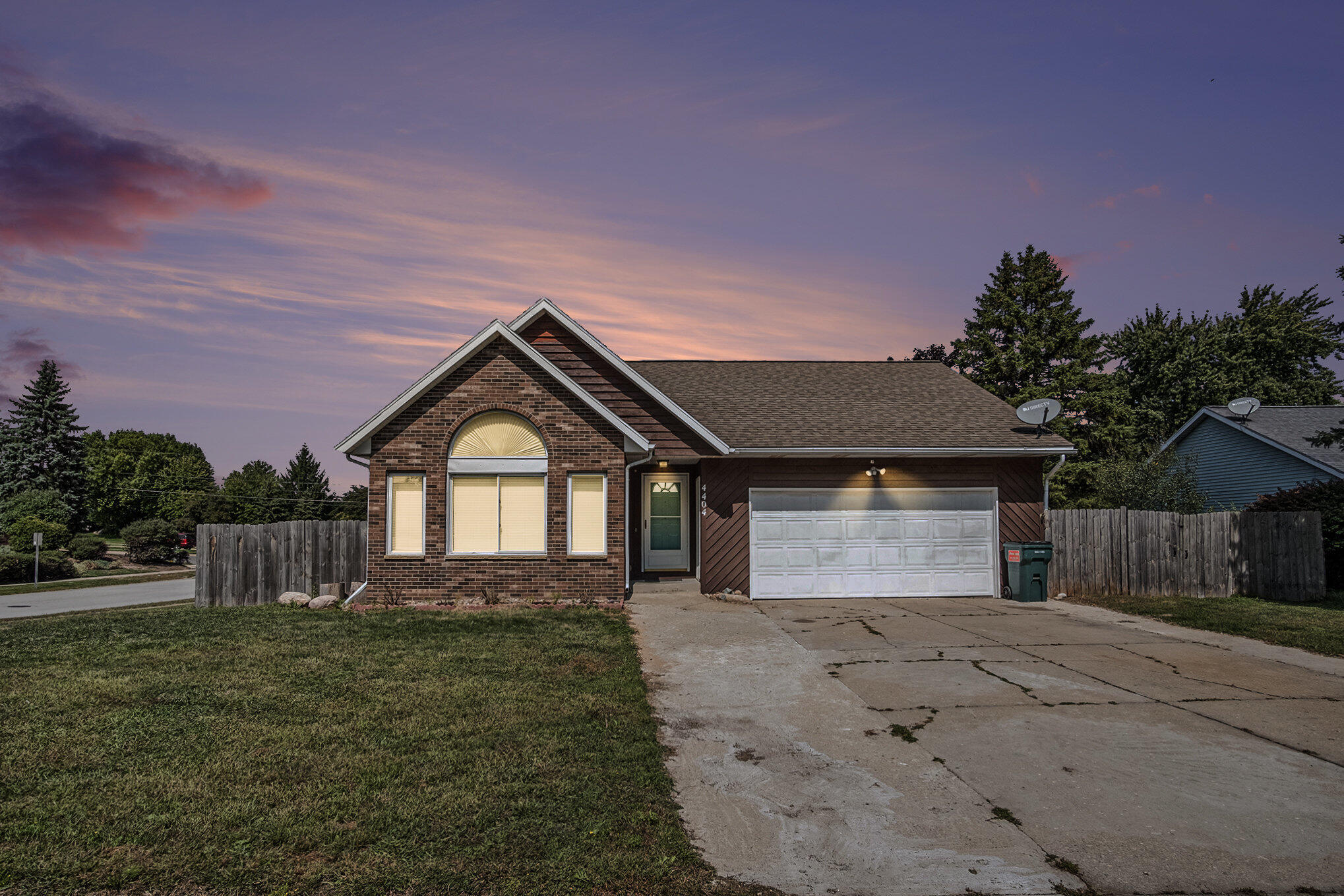 Kentwood, Michigan 49512, United States, 4 Bedrooms Bedrooms, ,3 BathroomsBathrooms,Residential,Active,206720