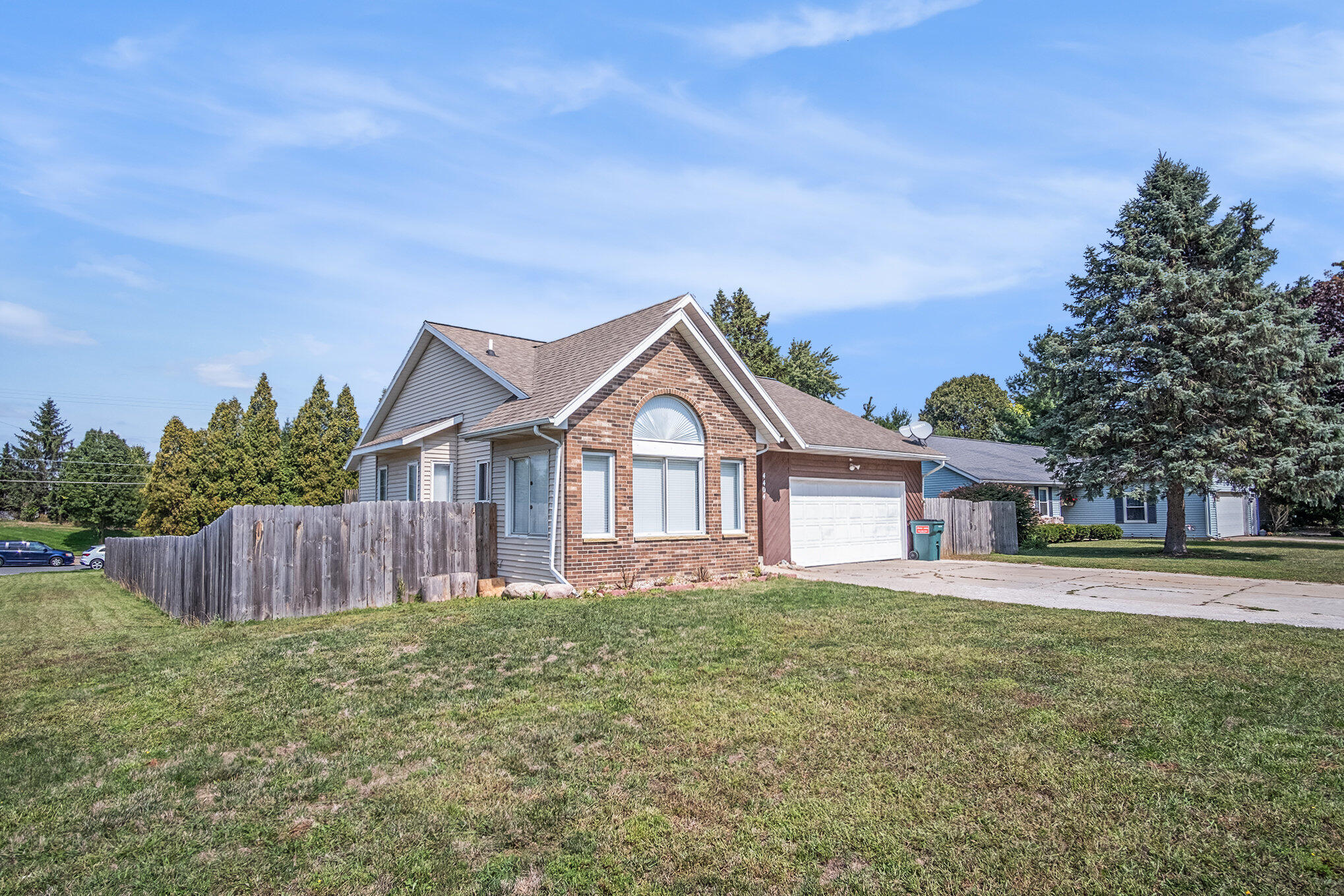 Kentwood, Michigan 49512, United States, 4 Bedrooms Bedrooms, ,3 BathroomsBathrooms,Residential,Active,206720