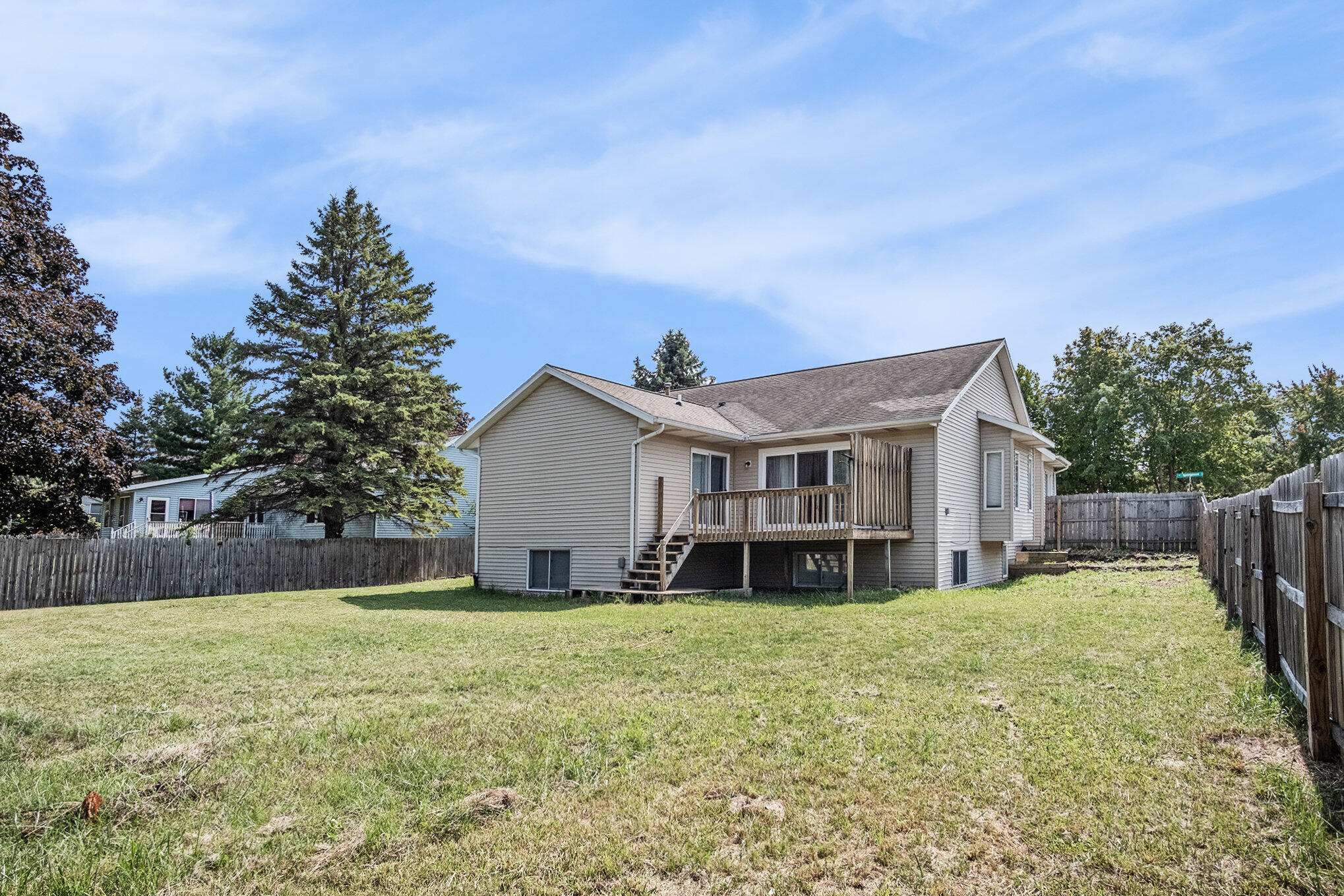 Kentwood, Michigan 49512, United States, 4 Bedrooms Bedrooms, ,3 BathroomsBathrooms,Residential,Active,206720