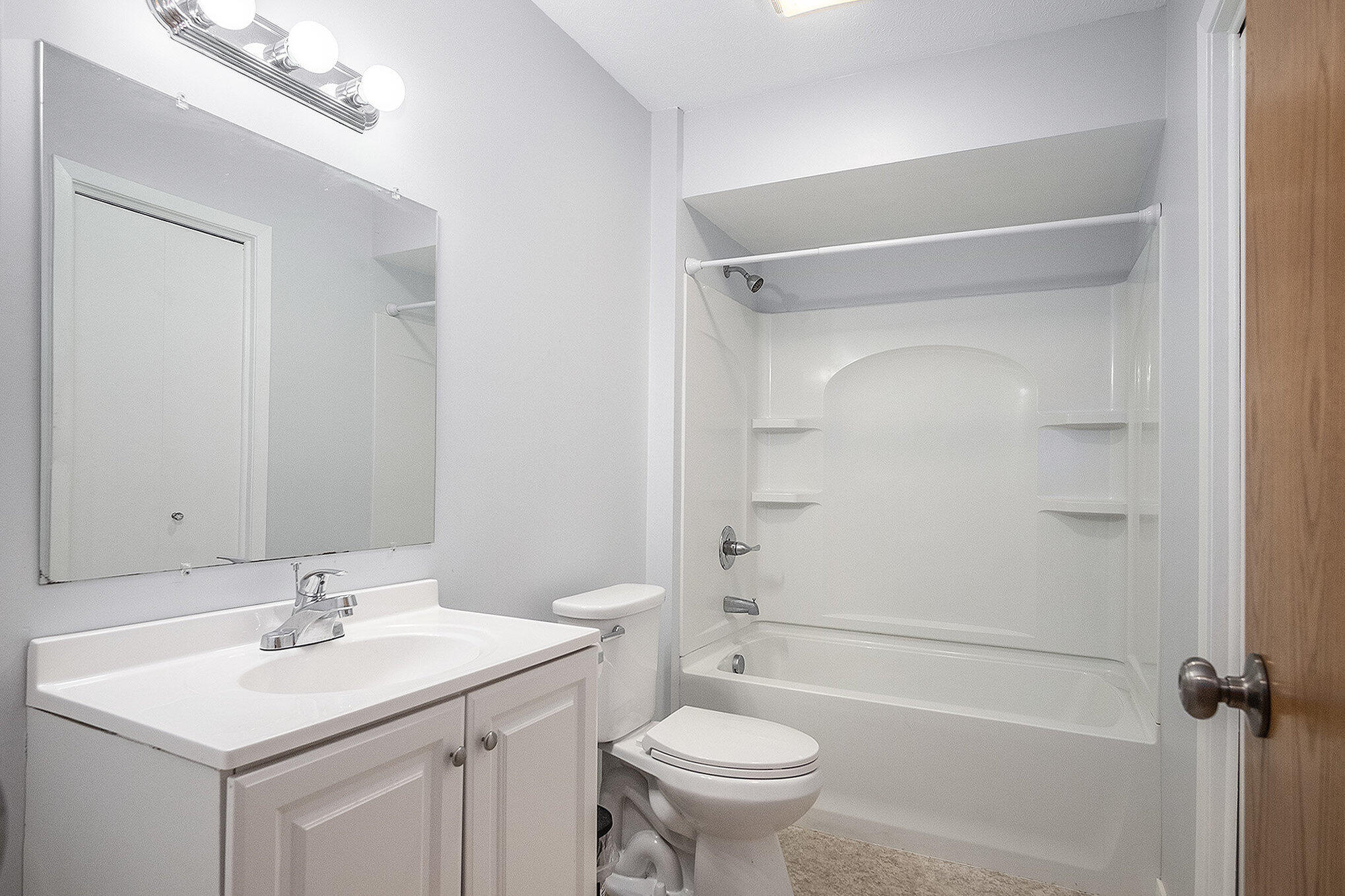 Kentwood, Michigan 49512, United States, 4 Bedrooms Bedrooms, ,3 BathroomsBathrooms,Residential,Active,206720