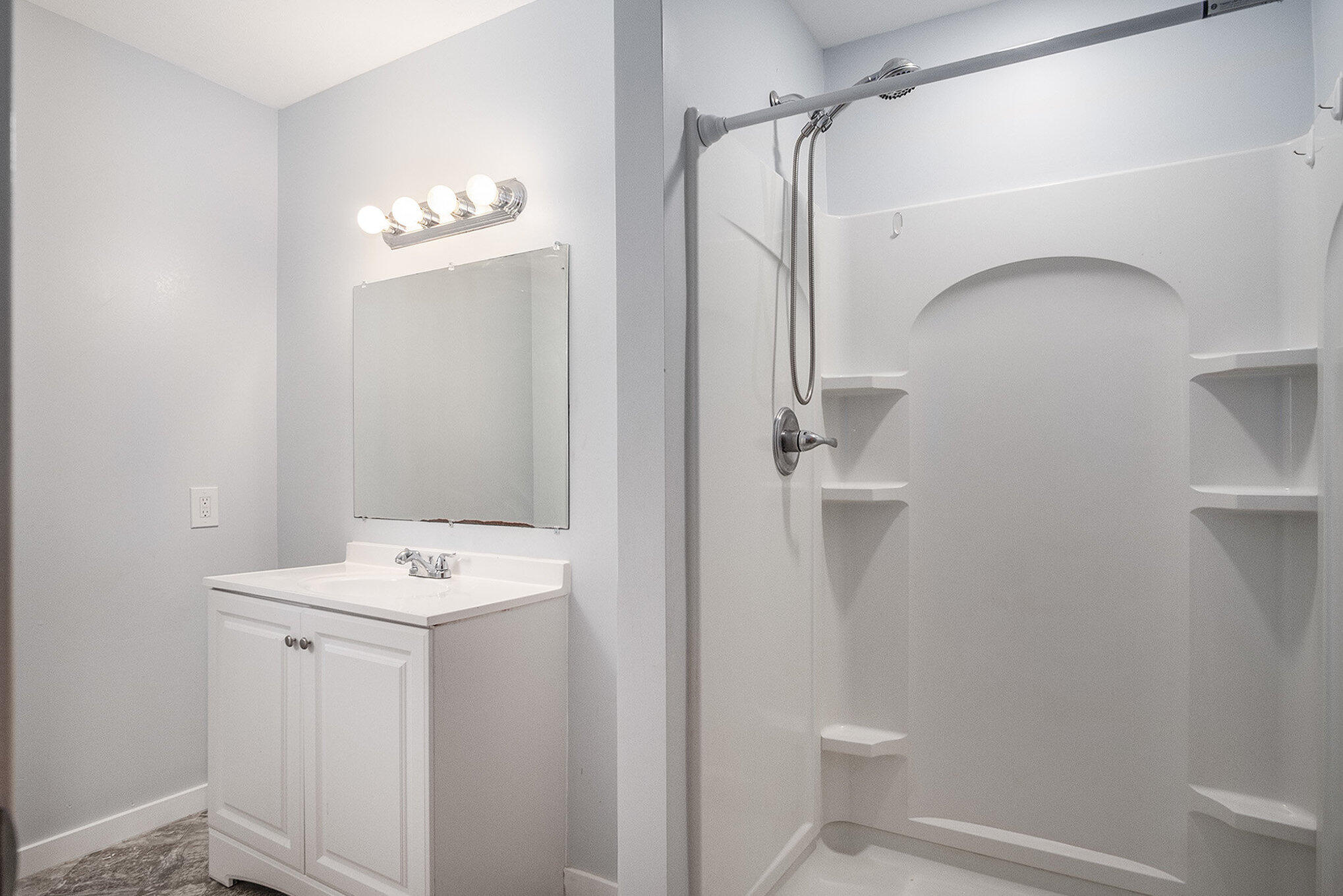 Kentwood, Michigan 49512, United States, 4 Bedrooms Bedrooms, ,3 BathroomsBathrooms,Residential,Active,206720