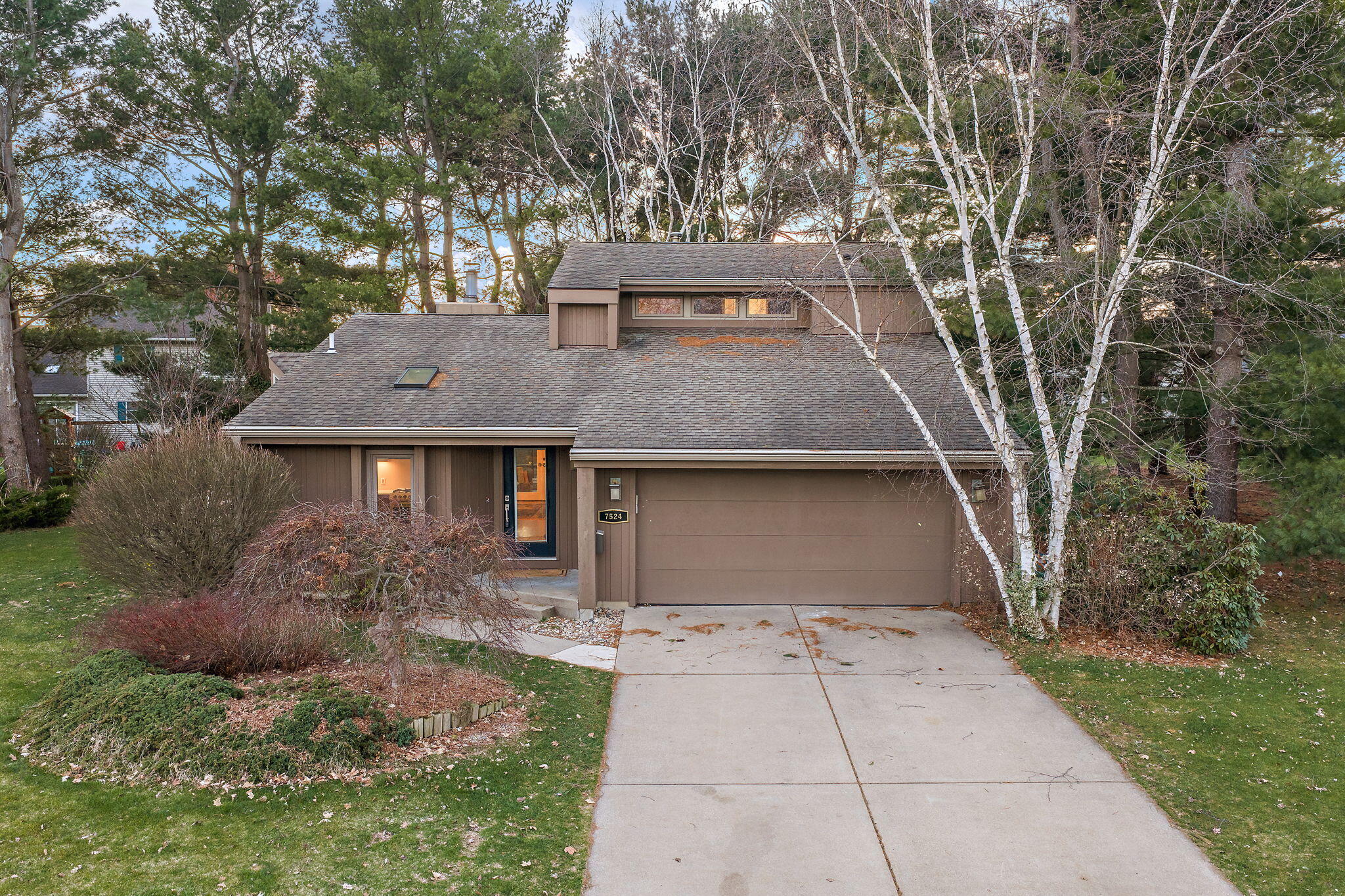 63-web-or-mls-DJI_20260327200155_0516_D