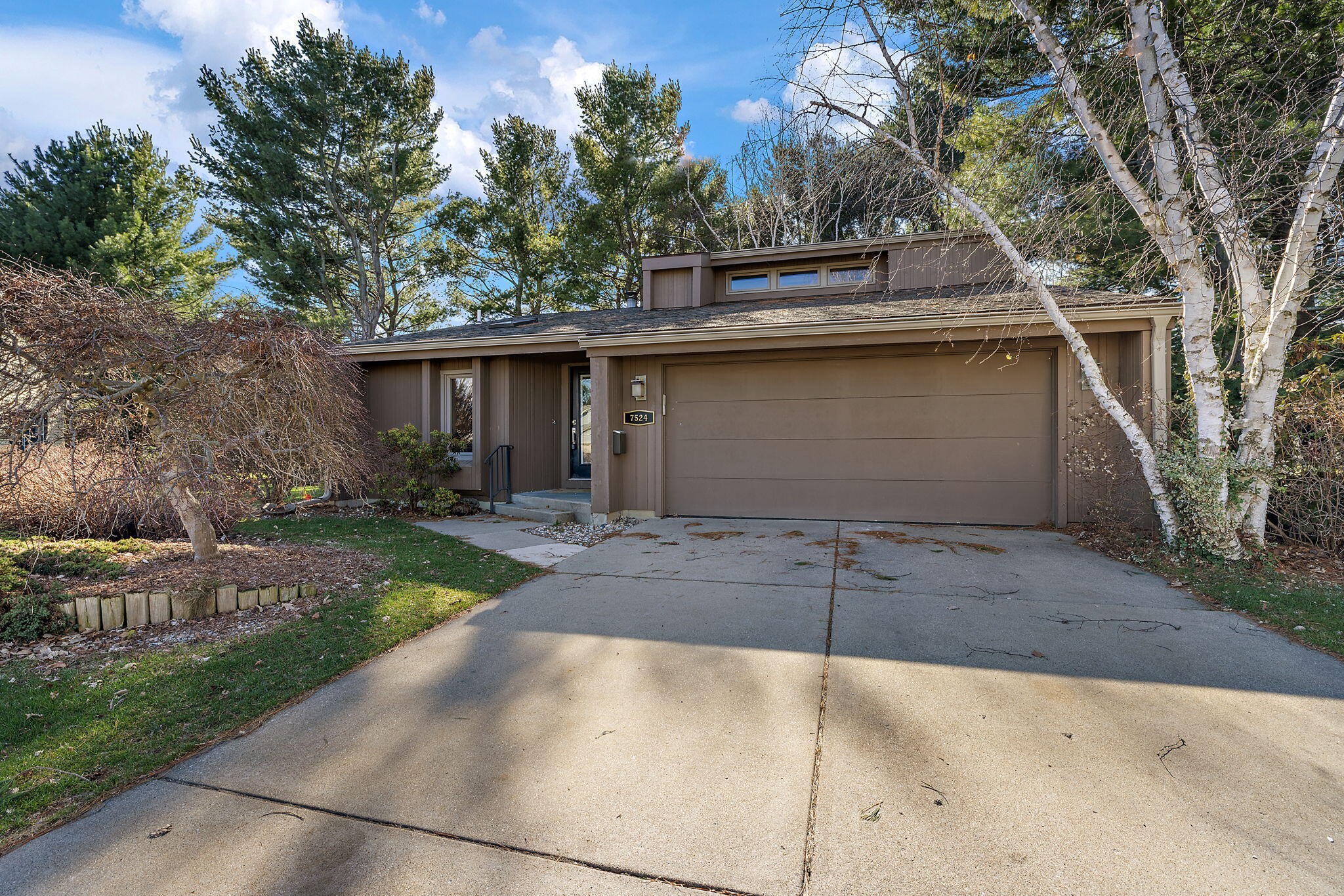 7524 Turnberry Court