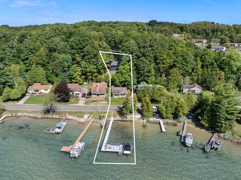 Photo of 7542 Crystal Drive, Beulah, MI 49617 (MLS # 26048872)