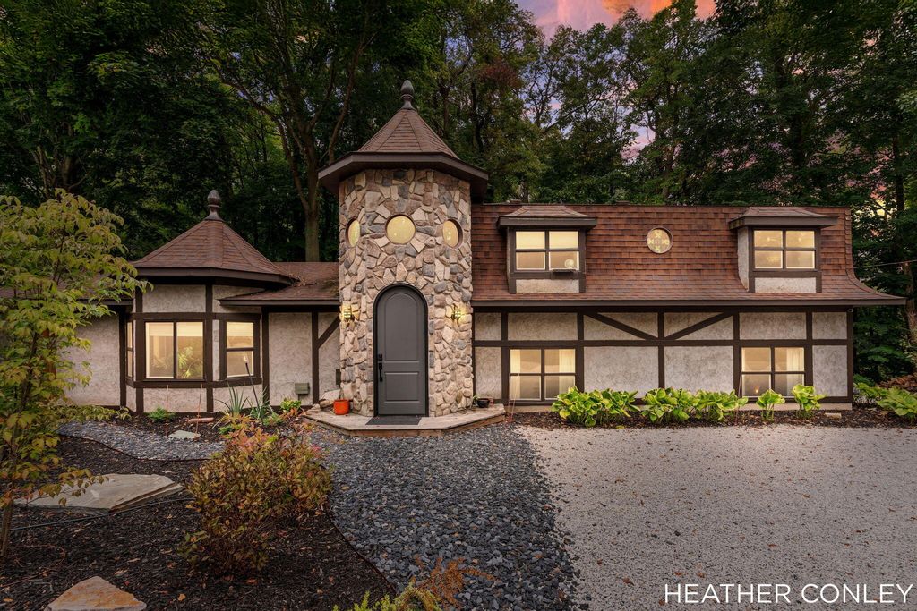 Photo of 260 Brook Street, Saugatuck, MI 49453 (MLS # 25050911)