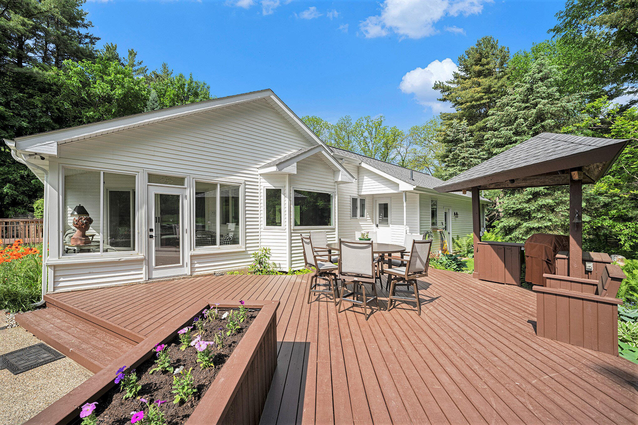 Augusta, Michigan 49012, United States, 4 Bedrooms Bedrooms, ,4 BathroomsBathrooms,Residential,Pending,141965