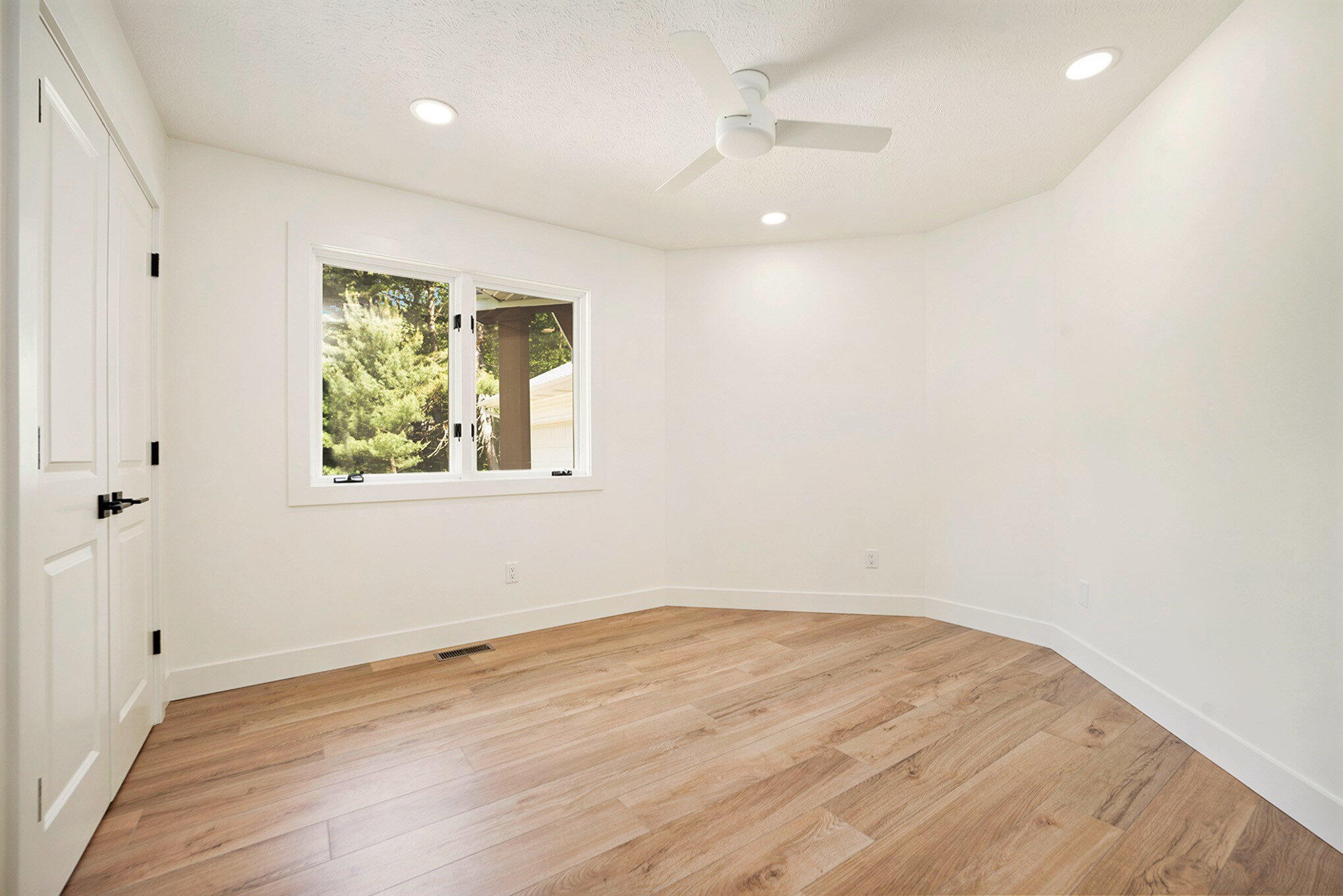 Augusta, Michigan 49012, United States, 4 Bedrooms Bedrooms, ,4 BathroomsBathrooms,Residential,Pending,141965