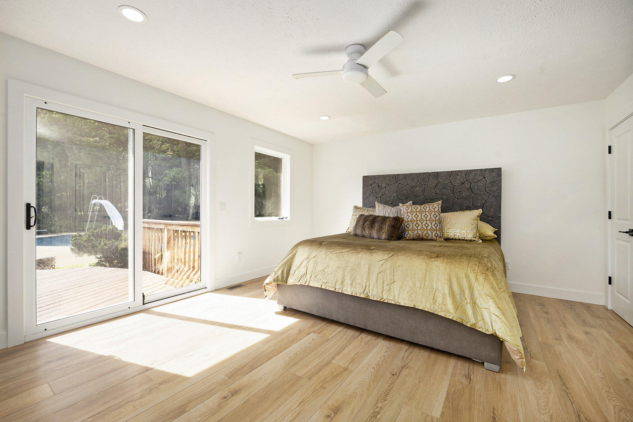 Augusta, Michigan 49012, United States, 4 Bedrooms Bedrooms, ,4 BathroomsBathrooms,Residential,Pending,141965