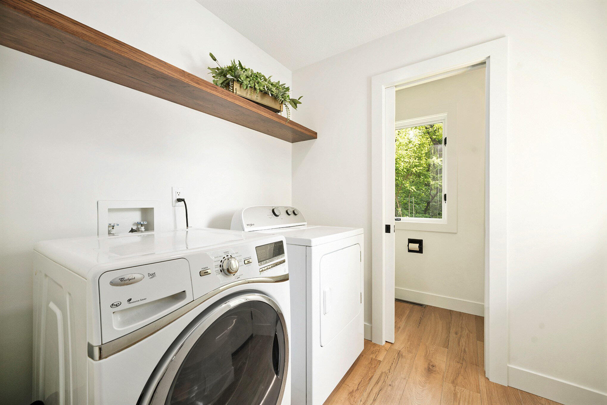 Augusta, Michigan 49012, United States, 4 Bedrooms Bedrooms, ,4 BathroomsBathrooms,Residential,Pending,141965