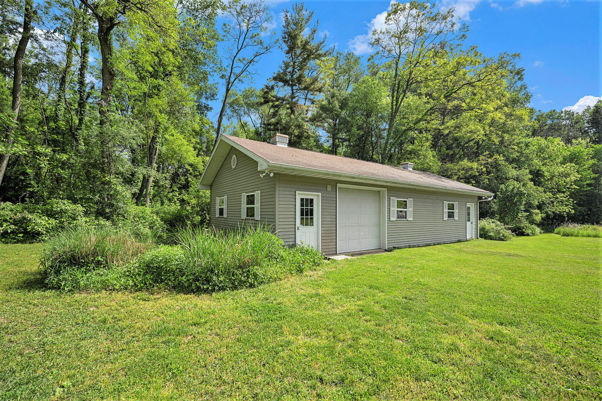 Augusta, Michigan 49012, United States, 4 Bedrooms Bedrooms, ,4 BathroomsBathrooms,Residential,Pending,141965