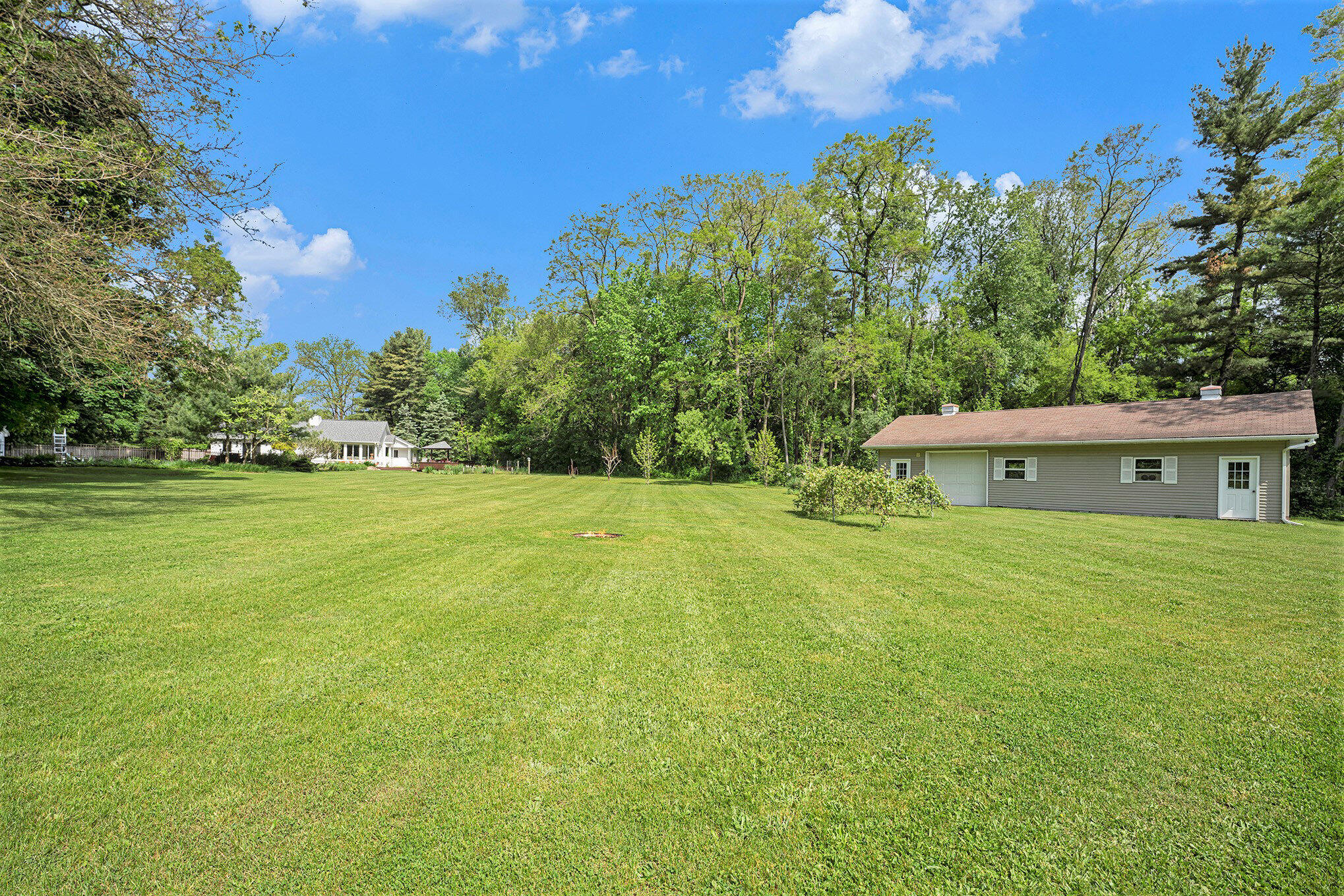Augusta, Michigan 49012, United States, 4 Bedrooms Bedrooms, ,4 BathroomsBathrooms,Residential,Pending,141965