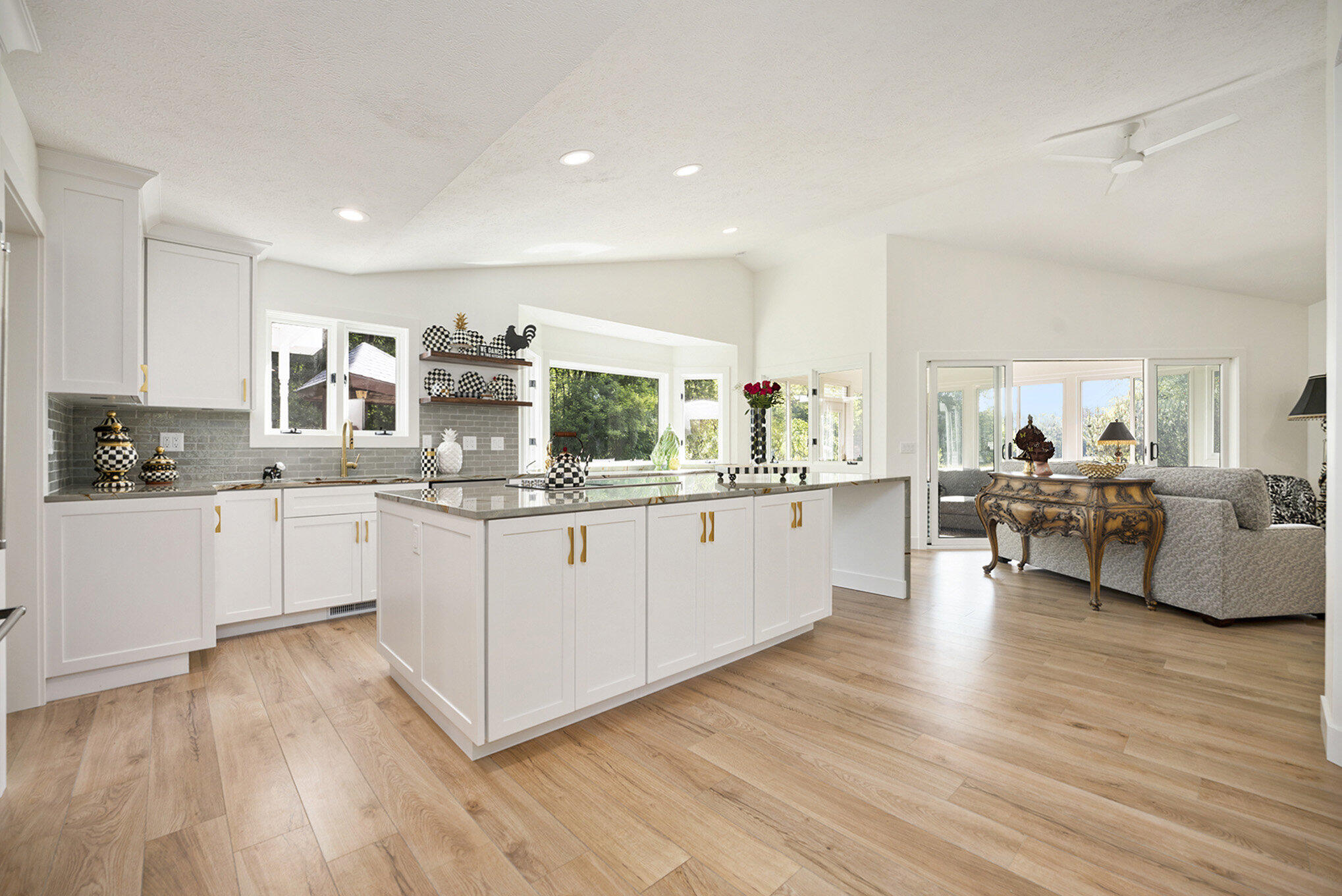 Augusta, Michigan 49012, United States, 4 Bedrooms Bedrooms, ,4 BathroomsBathrooms,Residential,Pending,141965