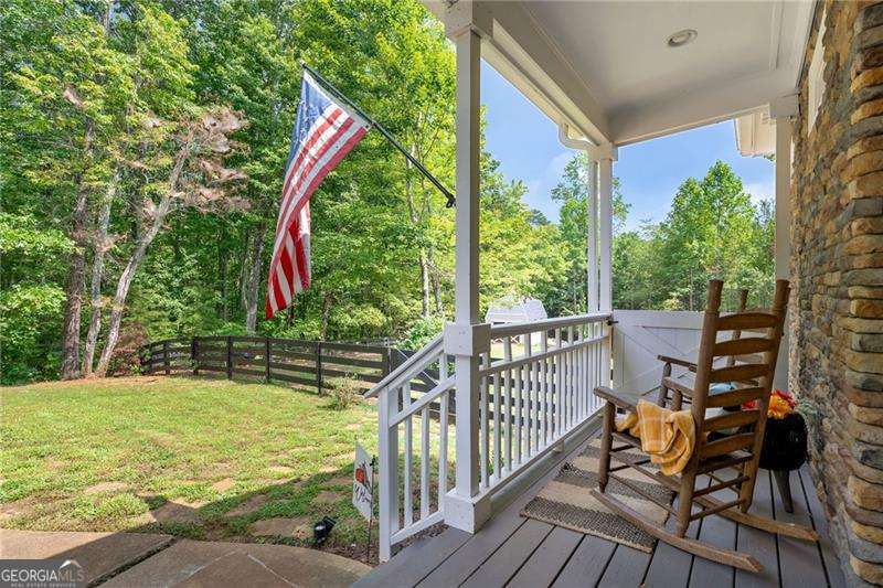 637 Amicalola DR