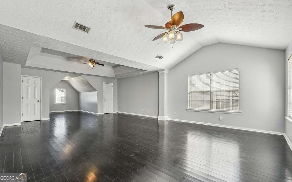 Courts @ Overlook - Residential
