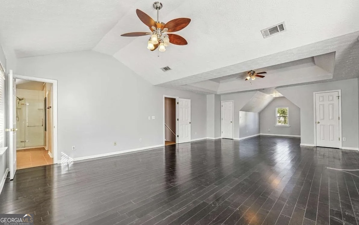 Courts @ Overlook - Residential