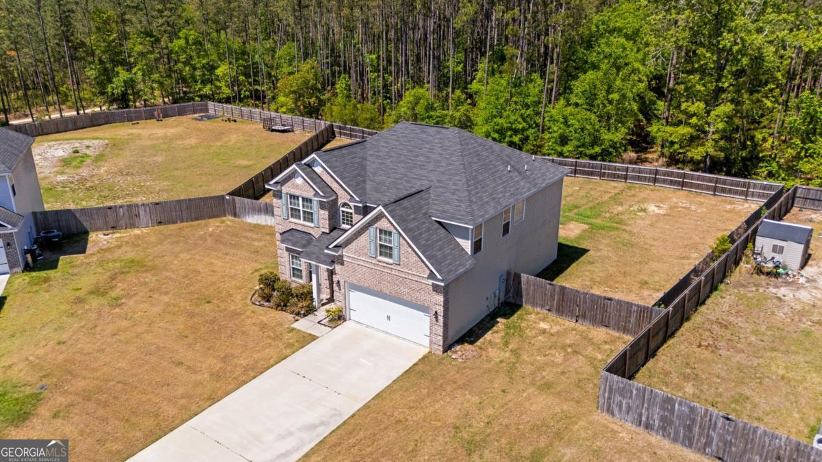 212 Fairview DR NE