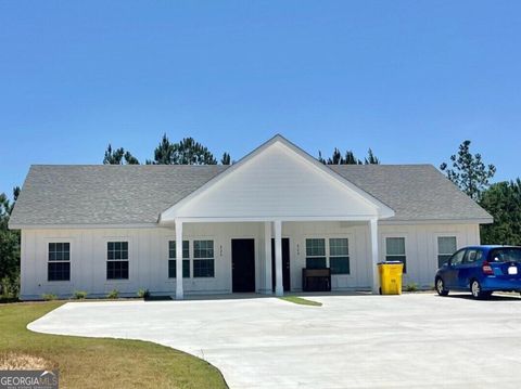 225 & 227 Firefly LN Brooklet GA 30415