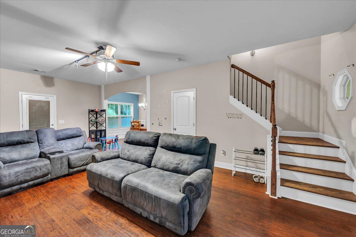 3858 Fortson LN