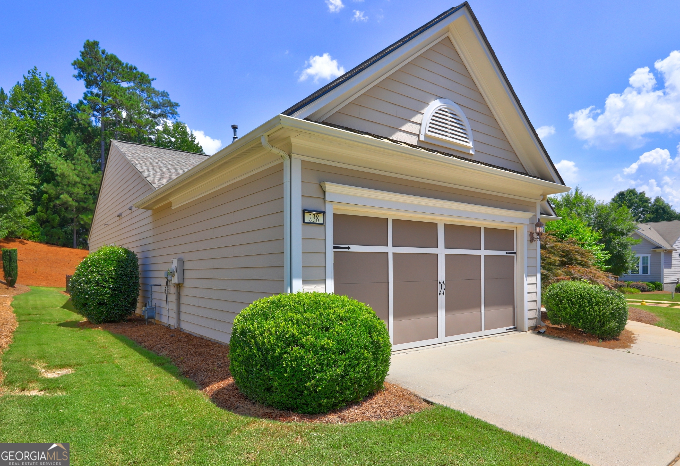 238 Begonia CT