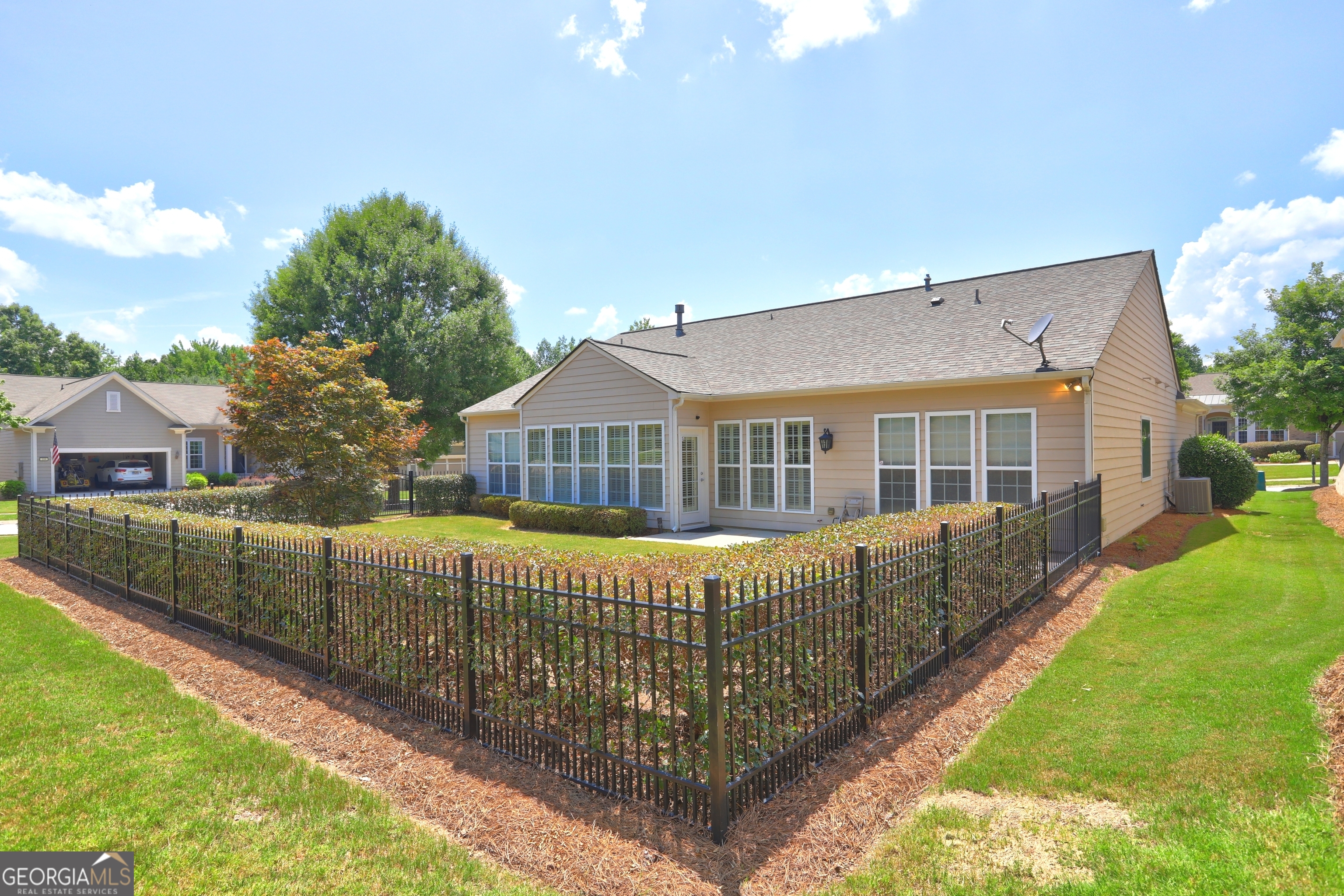 238 Begonia CT