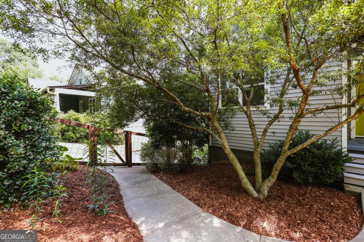 157 Crawford AVE