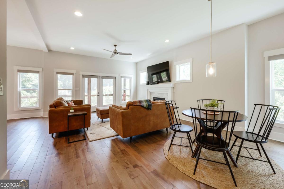 157 Crawford AVE