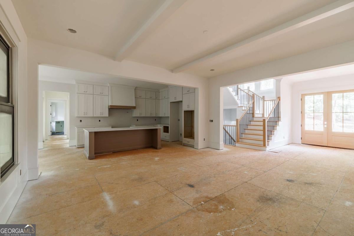 242 Carriage AVE