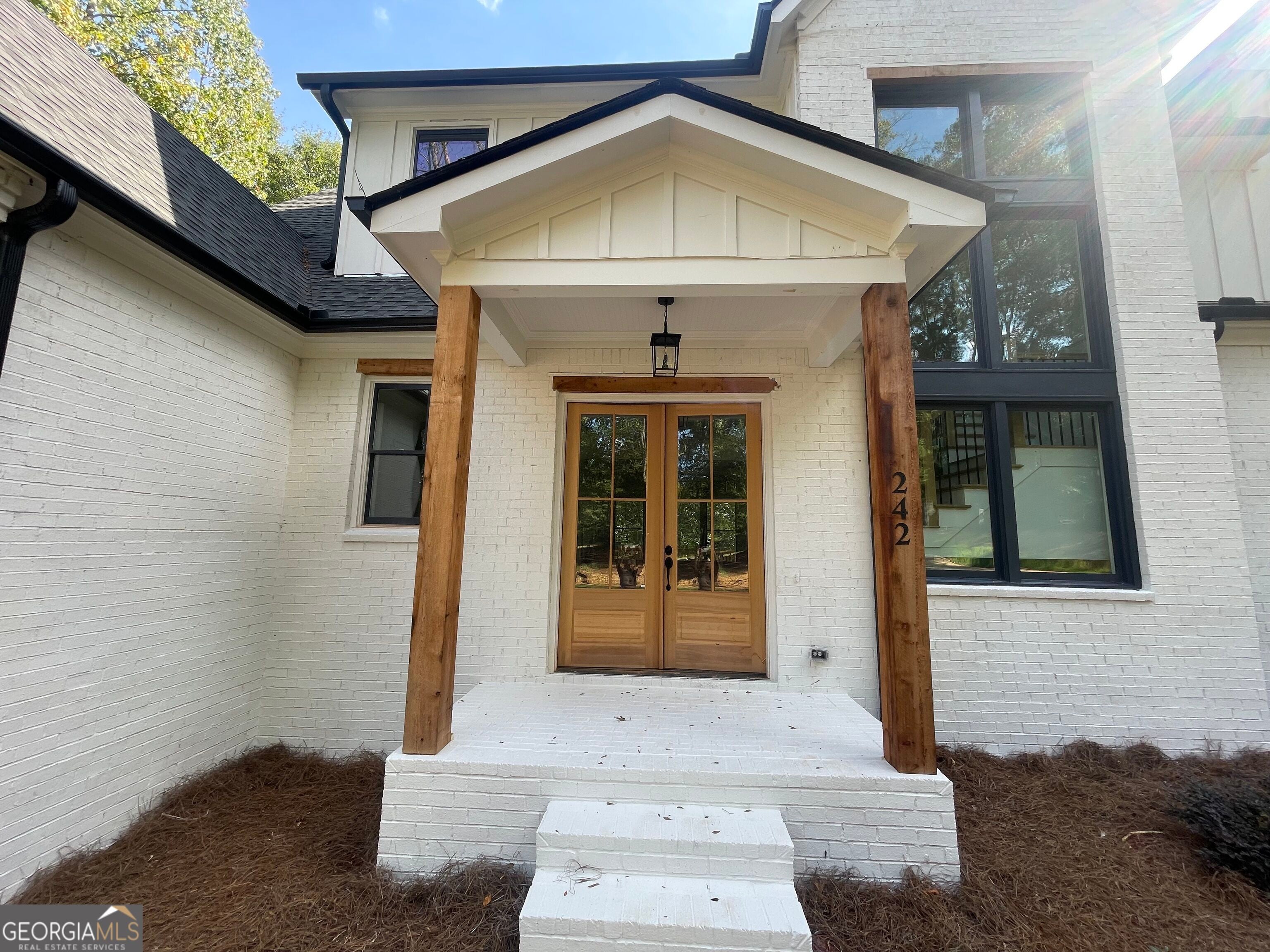 242 Carriage AVE