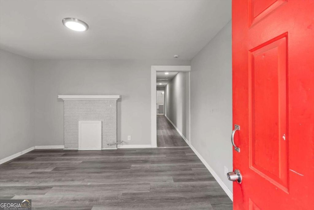 Photo of 950 Michigan Avenue NW, Atlanta, GA 30314 (MLS # 10678600)